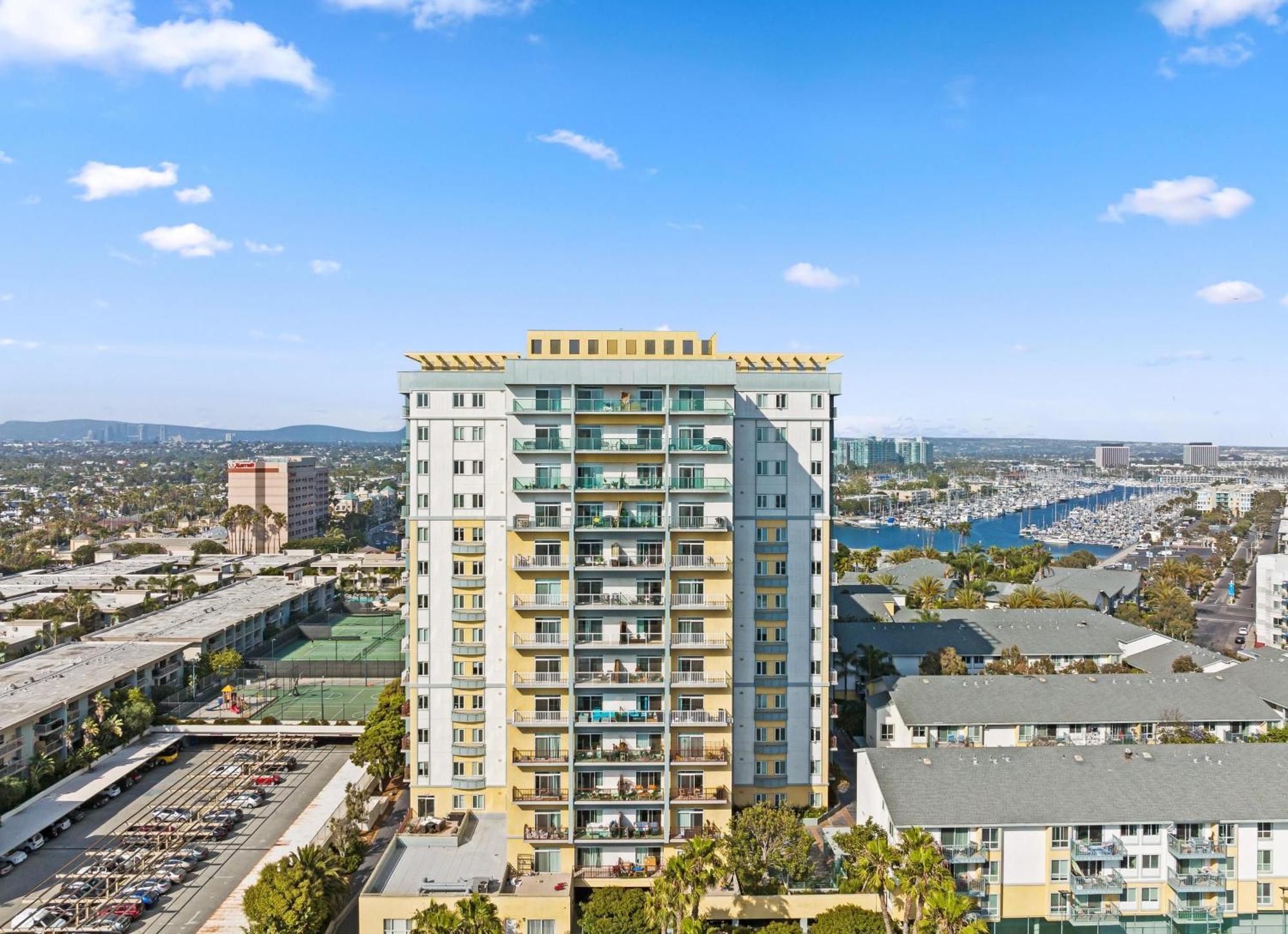 Apartment Amber Tide - Bright 1br Marina Gem Ocean View