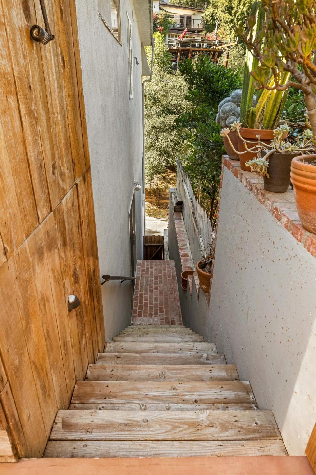 Mid-century Modern Hollywood Hills Retreat Los Angeles