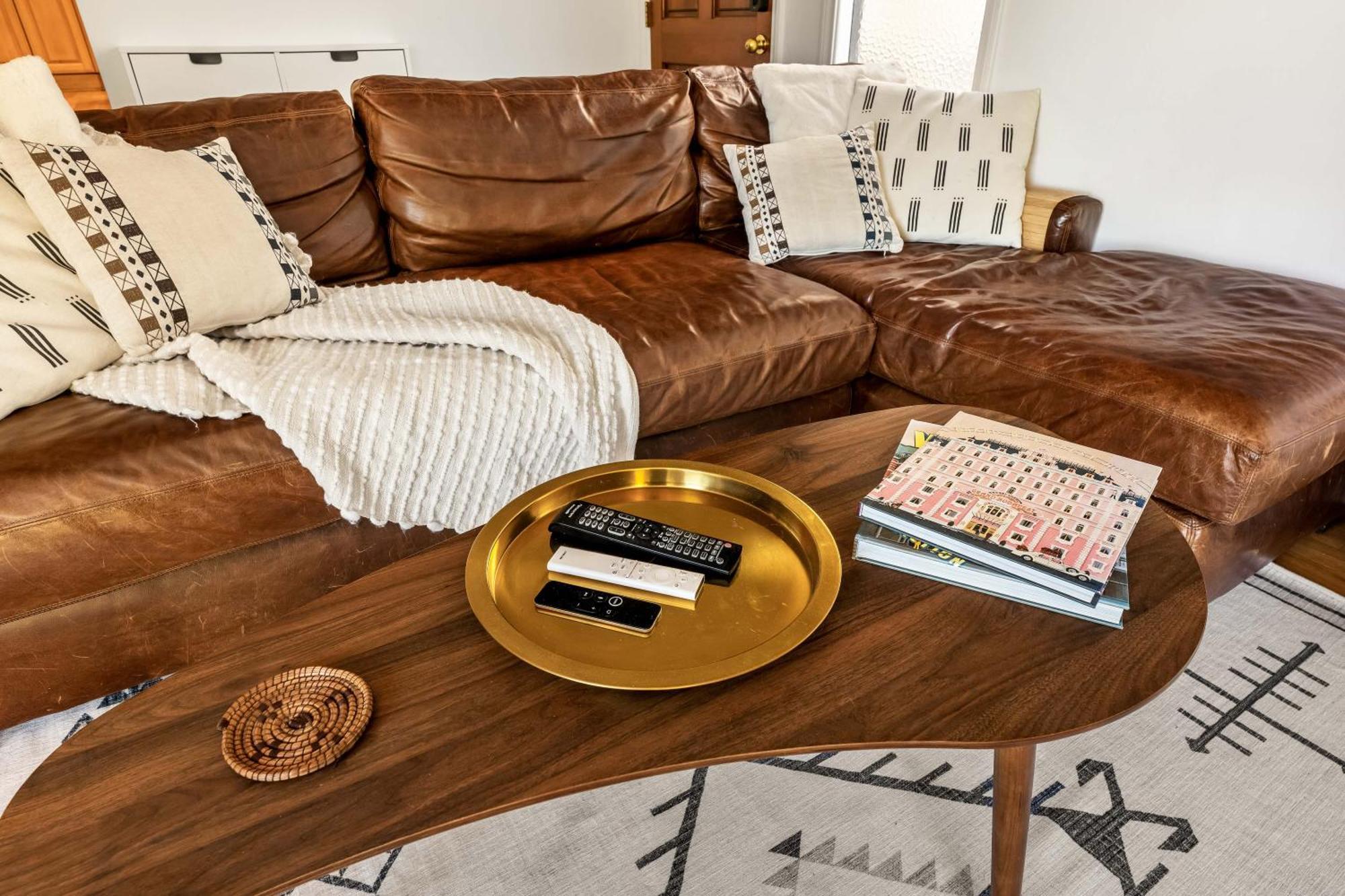 Mid-century Modern Hollywood Hills Retreat