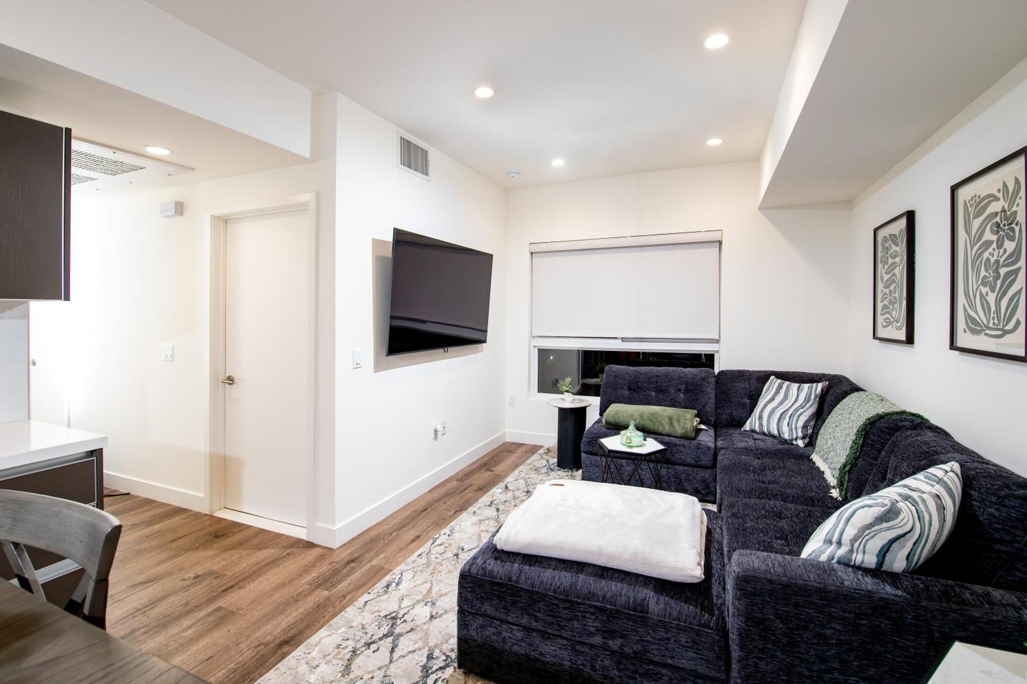 New Modern 2br 3ba In La Rooftop & Free Parking * Los Angeles