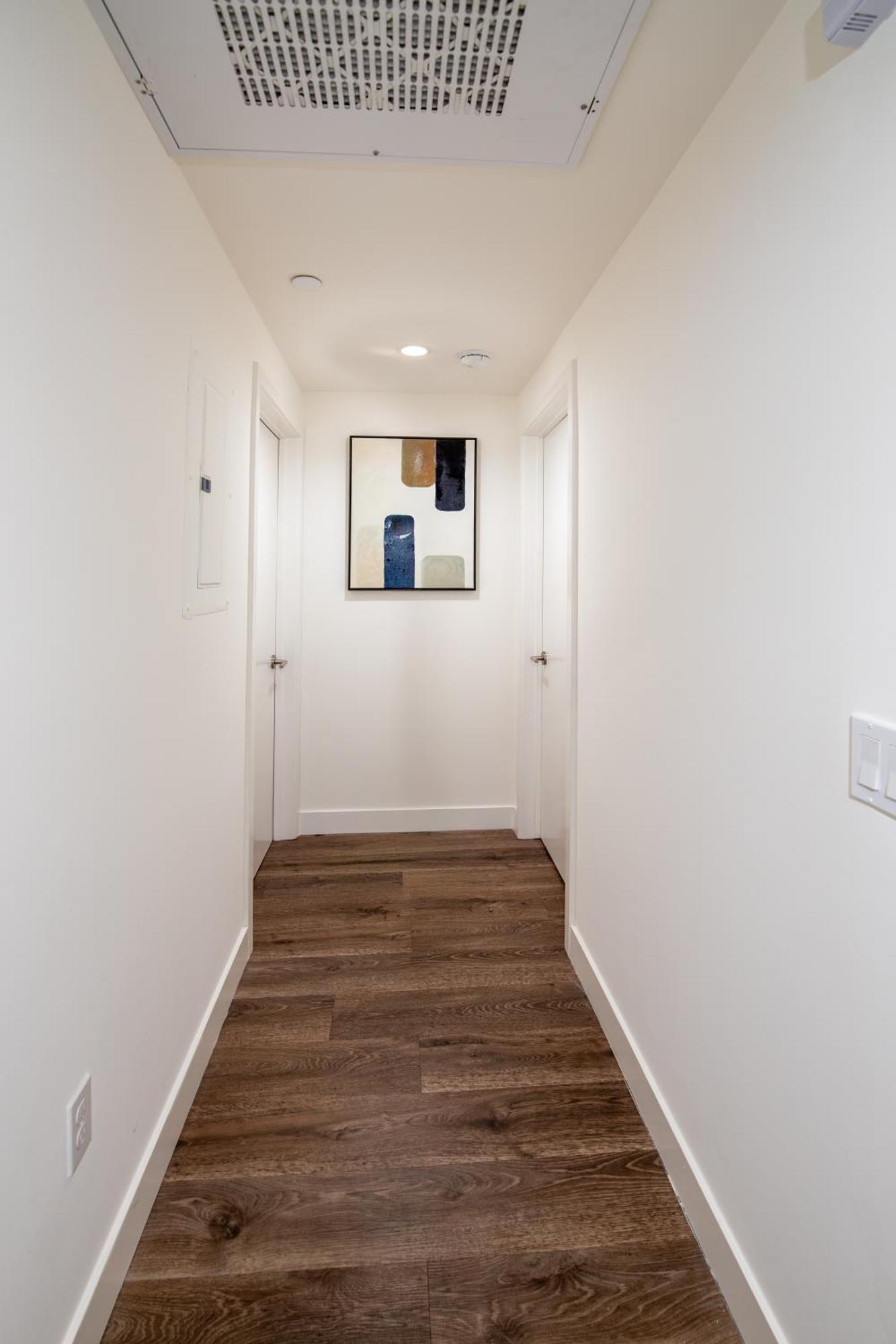 New Modern 2br 3ba In La Rooftop & Free Parking