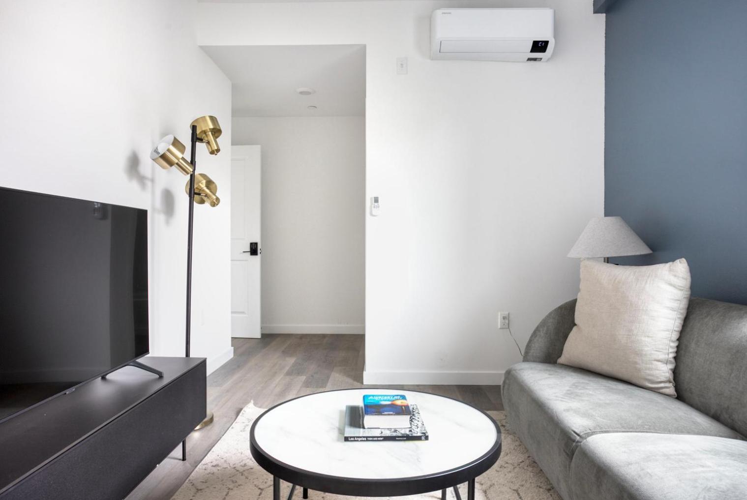 Blueground Koreatown Nr Theater Metro Food Lax-1196 Apartment *