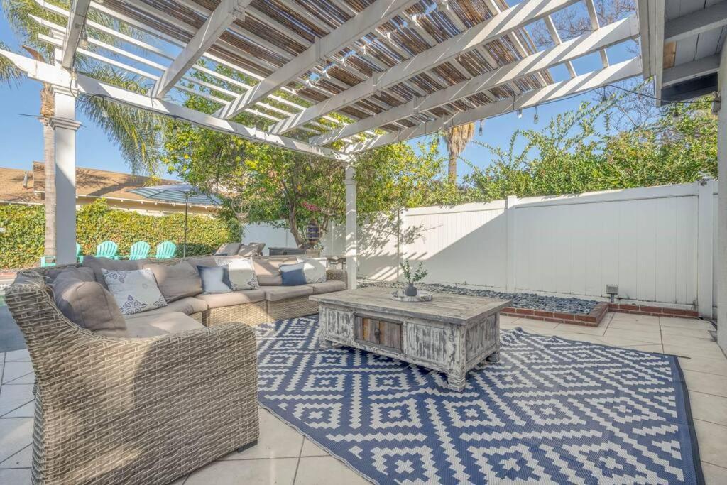 Hollywood Villa, Pool, Game At Universal Los Angeles