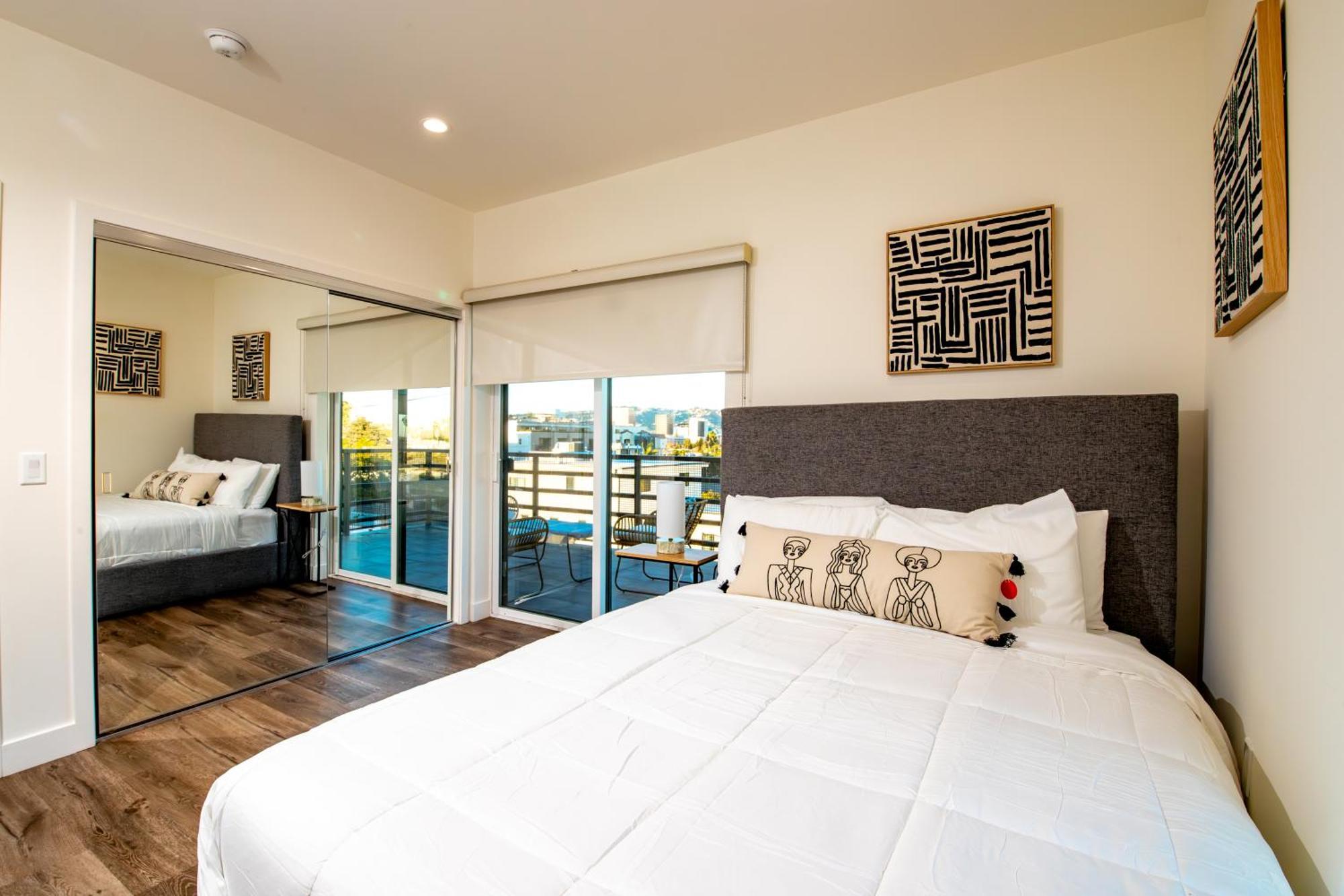 Apartment New Modern 2br 3ba In La Rooftop & Free Parking *
