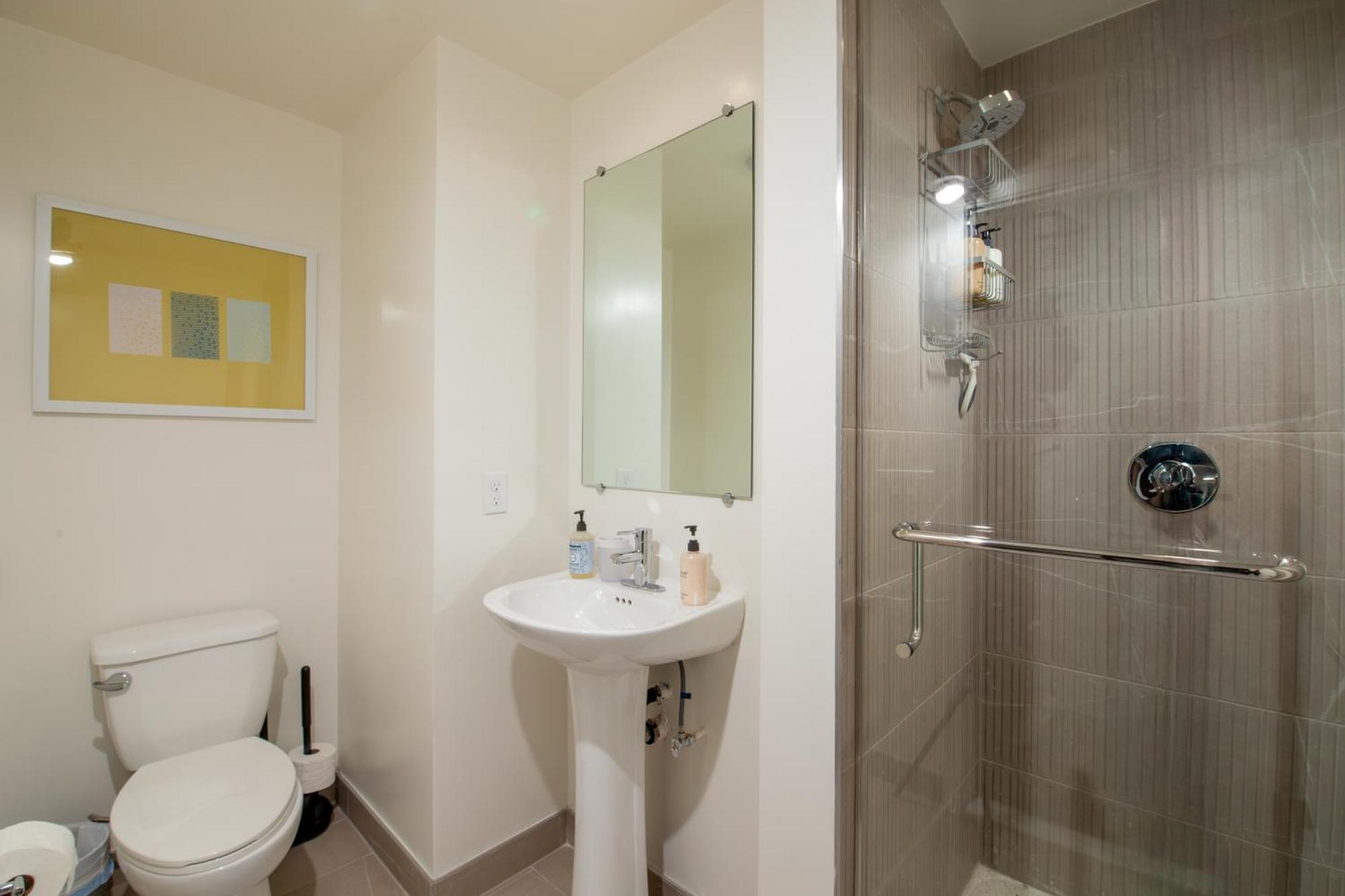Apartment New Modern 2br 3ba In La Rooftop & Free Parking *