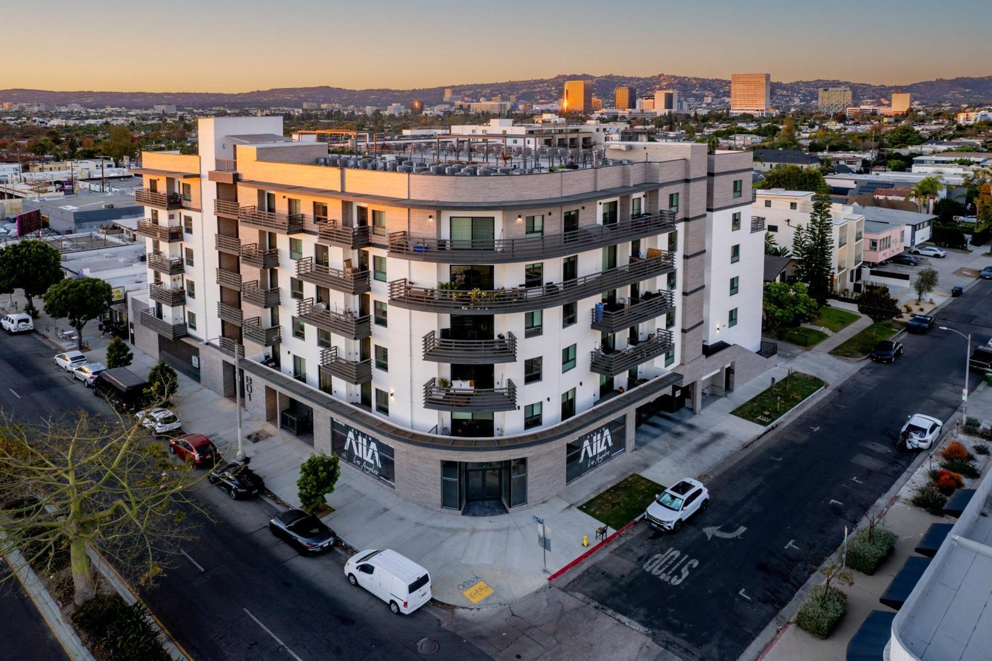 Apartment New Modern 2br 3ba In La Rooftop & Free Parking *