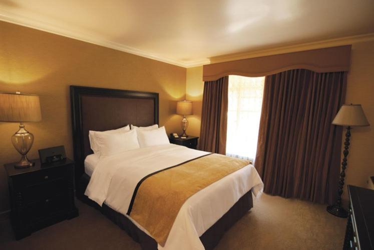 Ucla Hotel