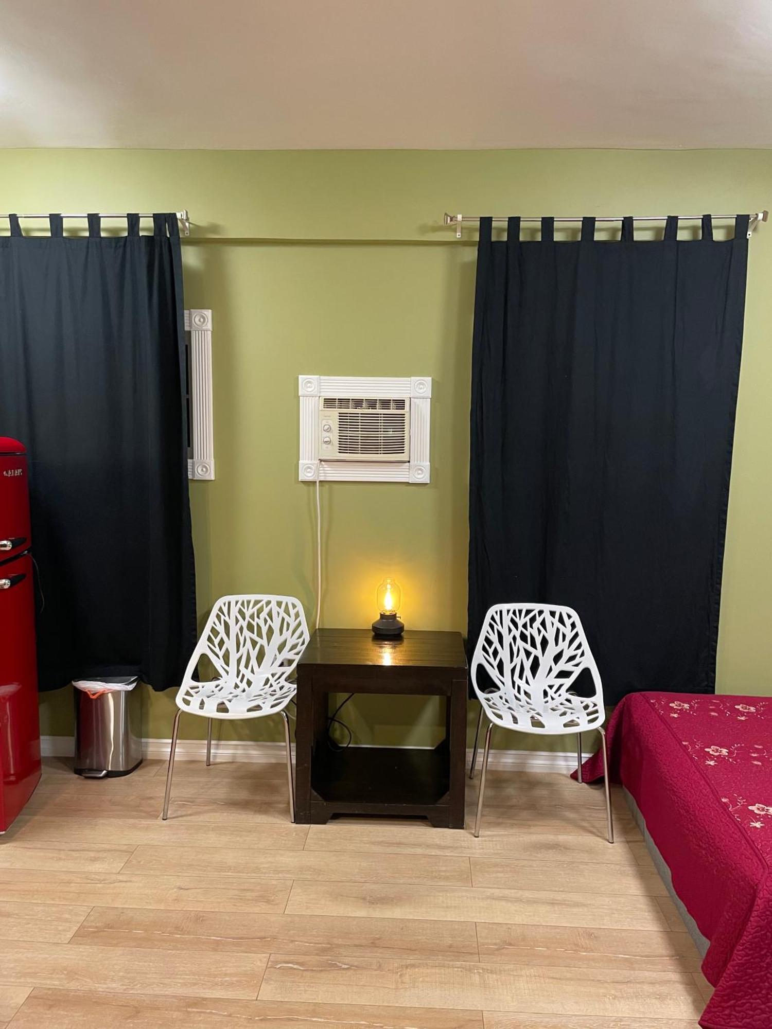 Homestay Private W/ Private Full Bathroom & Wifi & Ac & Shared Kitchen In Angeles