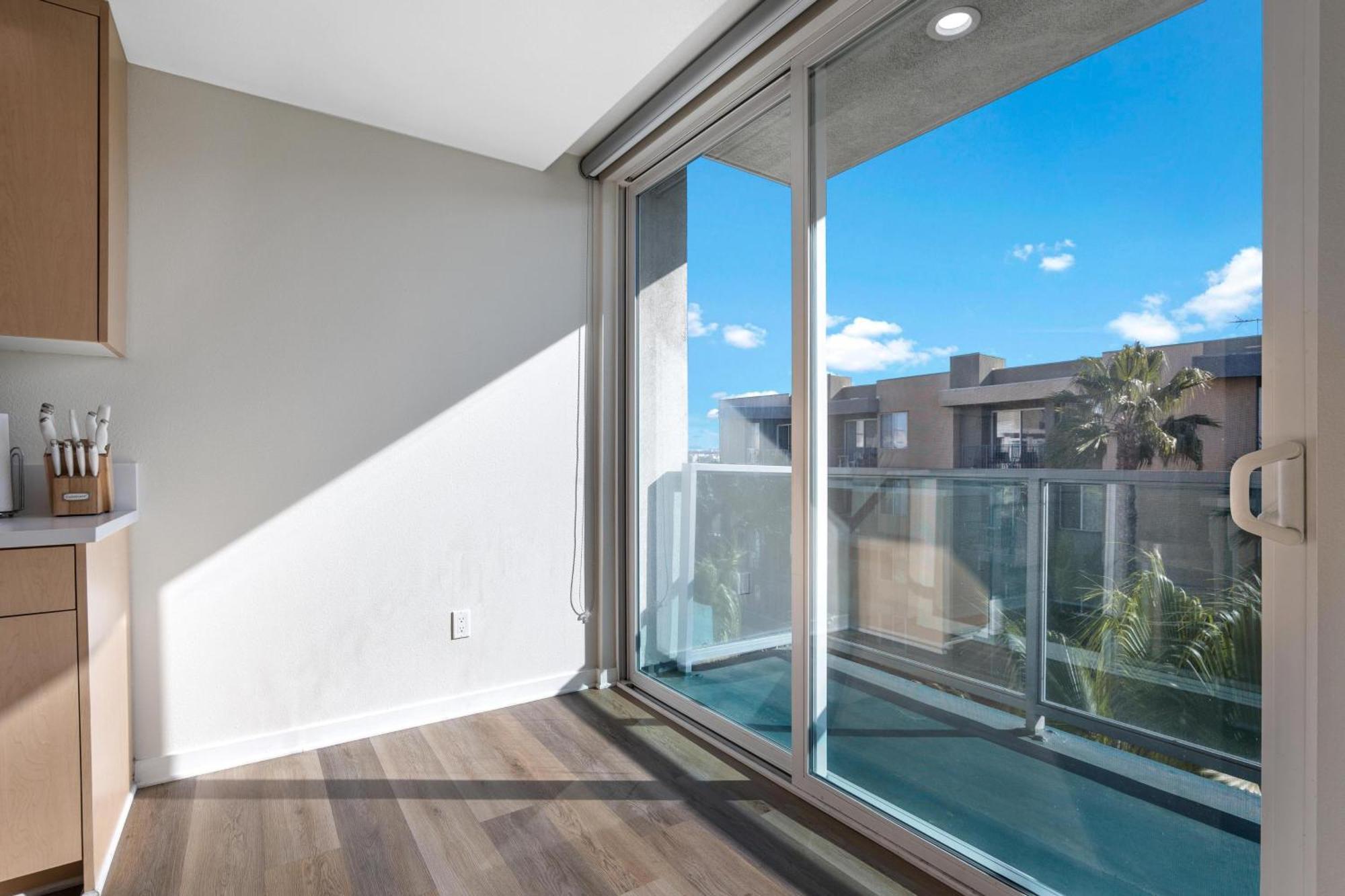 Coastal Bliss - Luxe 2br Retreat In Mdr - Venice - Sm Apartment *