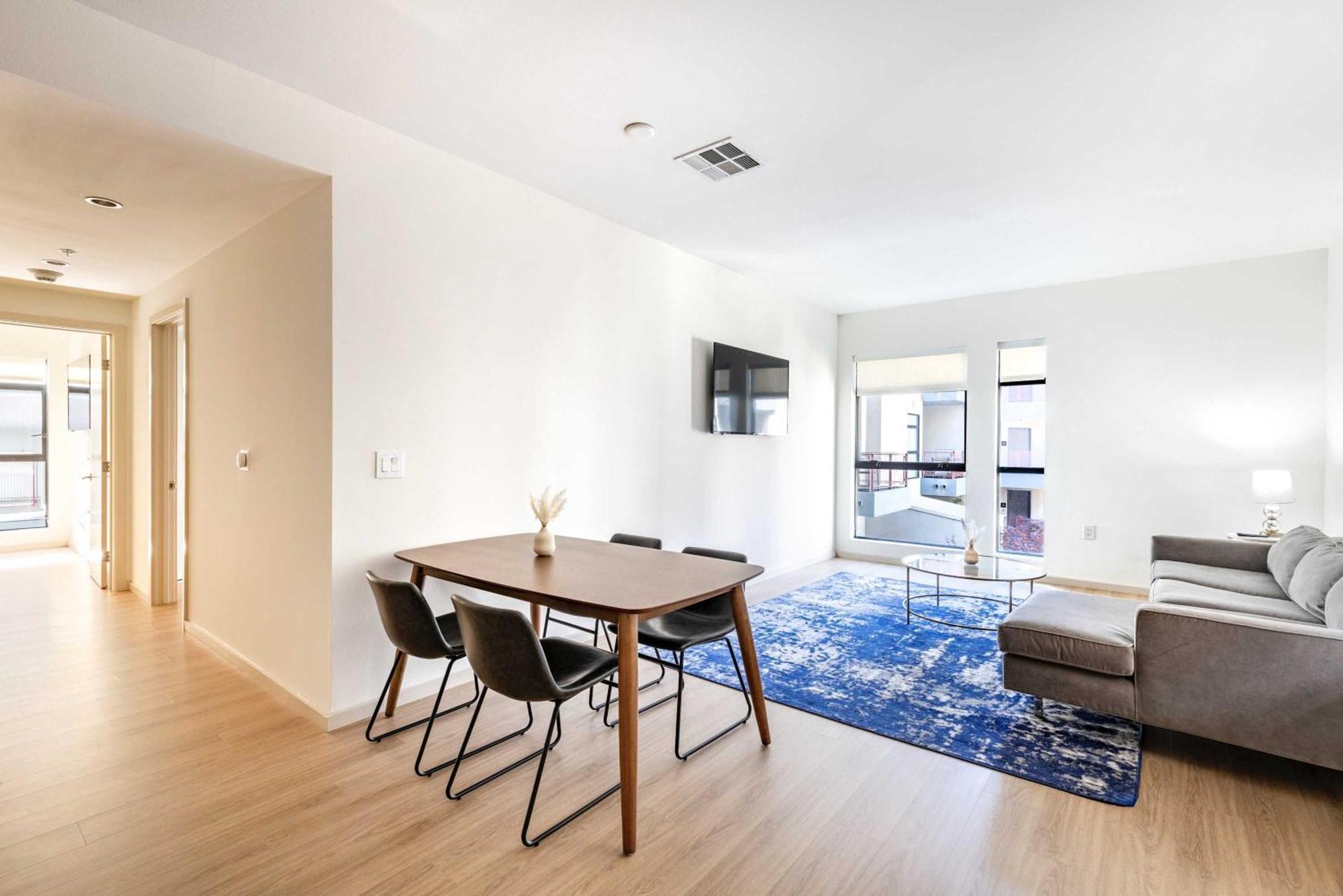 New 2br Hollywood Opulent Oasis Retreat *