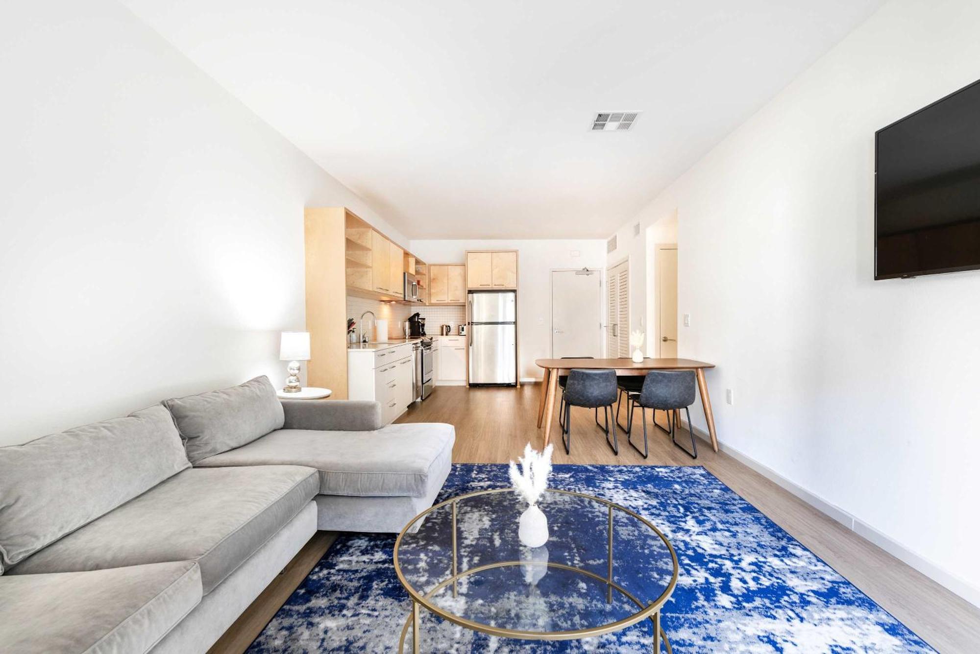 New 2br Hollywood Opulent Oasis Retreat Apartment *