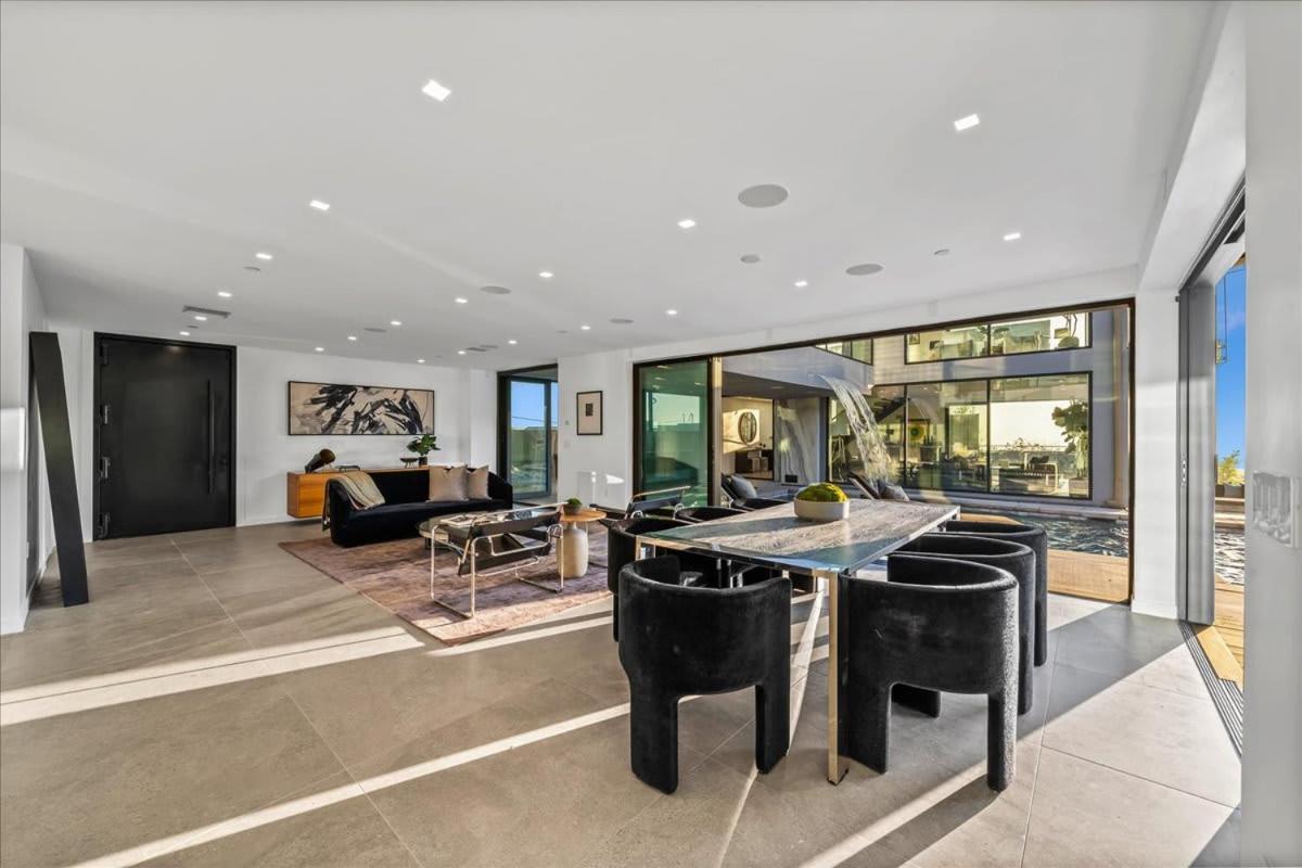 The Hollywood Observatory A Masterpiece Of Modern Luxury And Elegance Los Angeles
