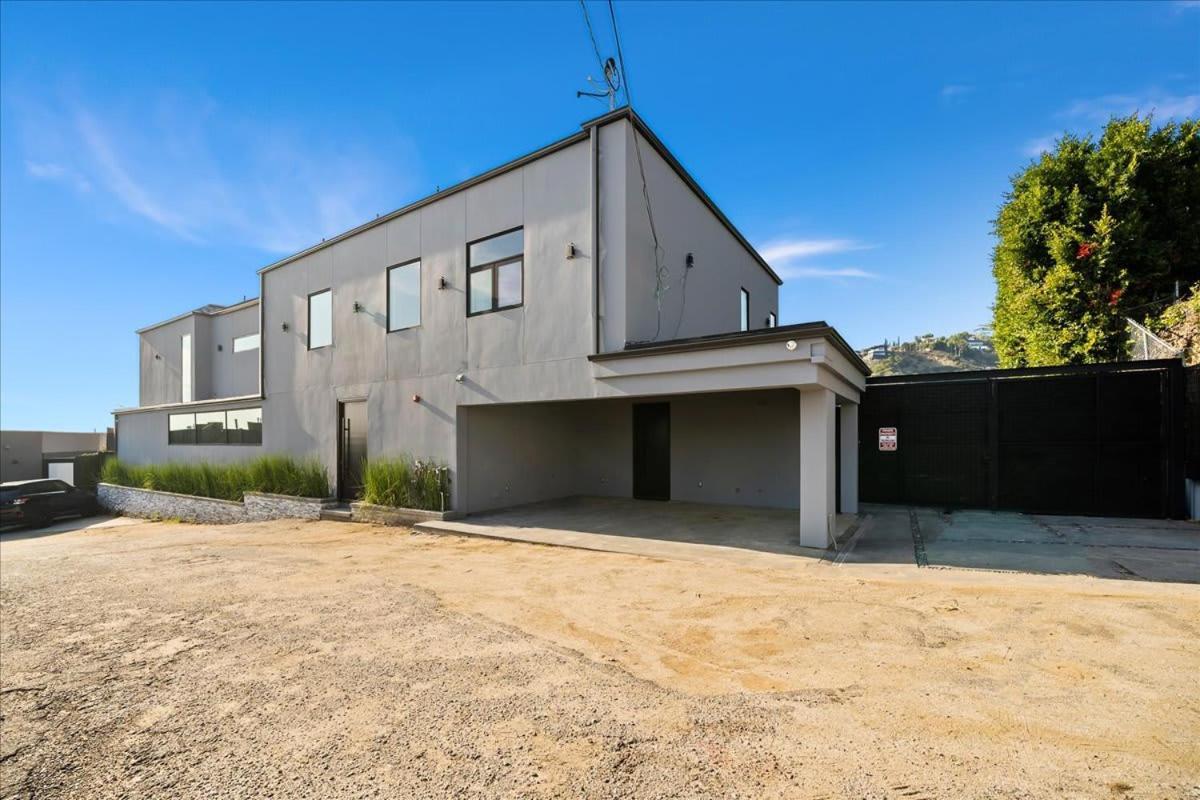Holiday home The Hollywood Observatory A Masterpiece Of Modern Luxury And Elegance