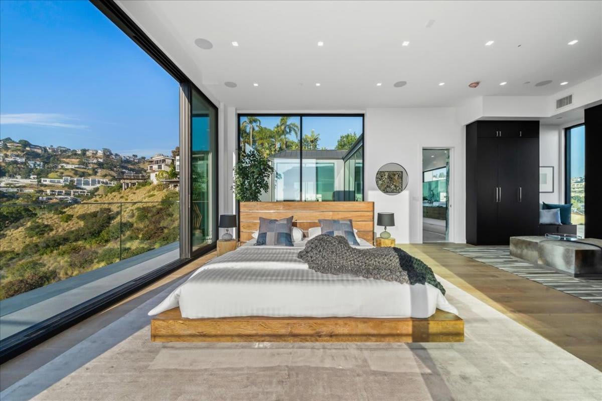The Hollywood Observatory A Masterpiece Of Modern Luxury And Elegance