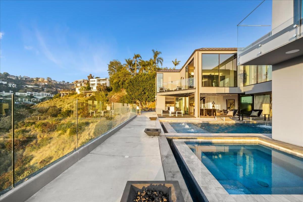 Holiday home The Hollywood Observatory A Masterpiece Of Modern Luxury And Elegance
