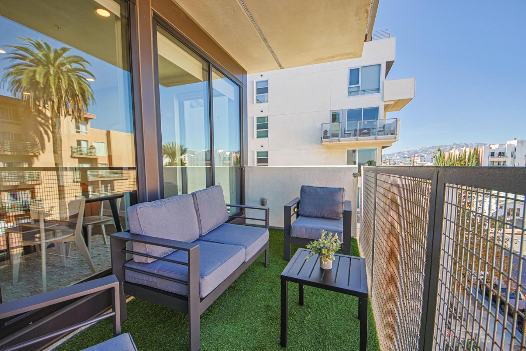 Hollywood Escape! Elegant 2br 2ba Apartment Los Angeles