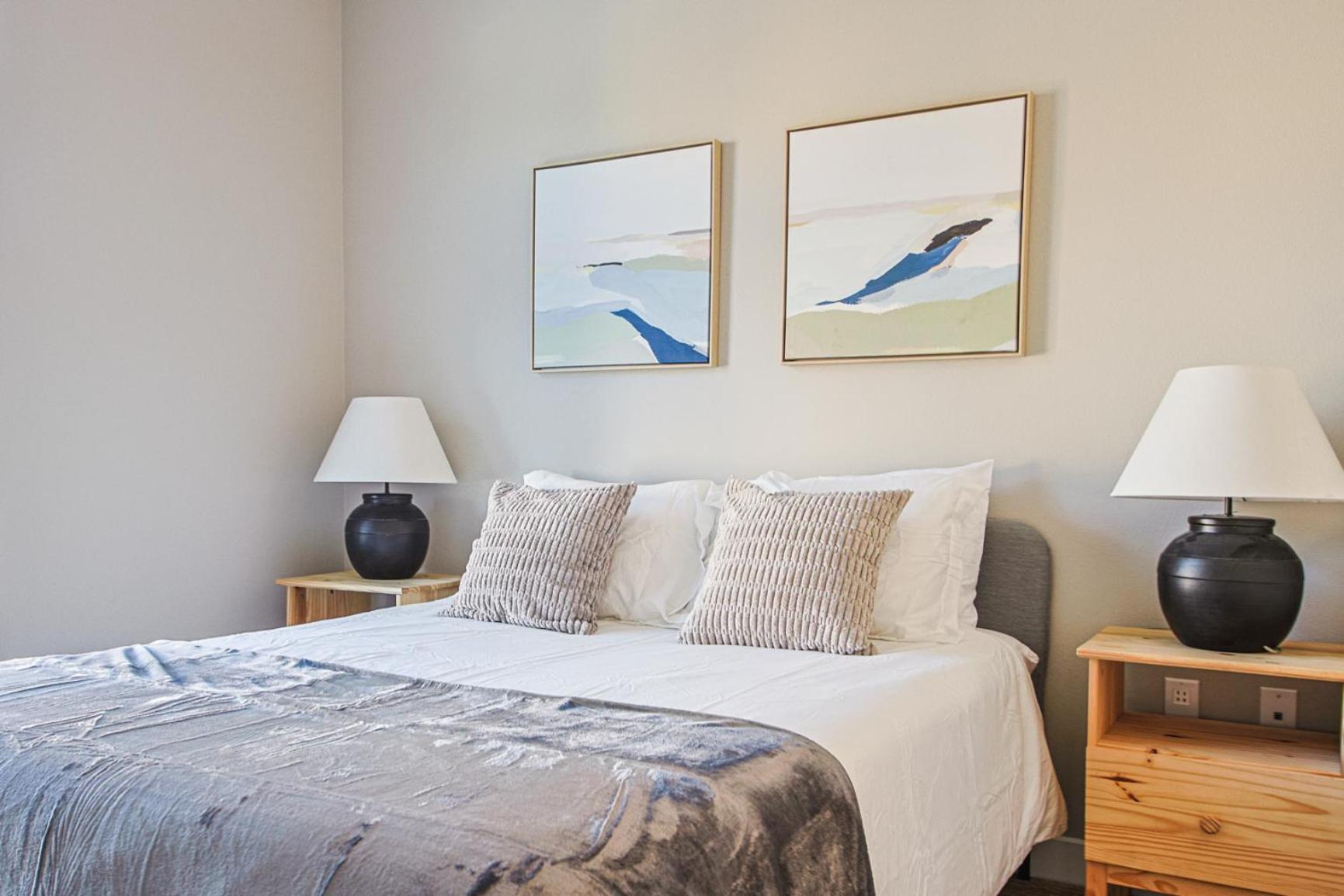 Hollywood Escape! Elegant 2br 2ba