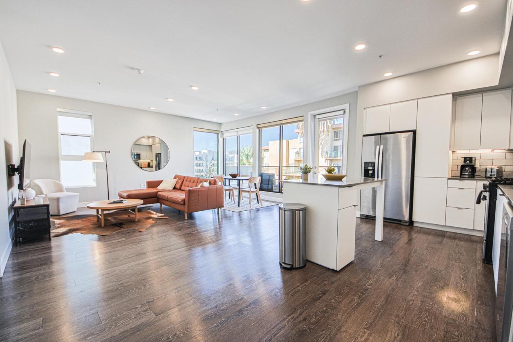 Apartment Hollywood Escape! Elegant 2br 2ba Los Angeles