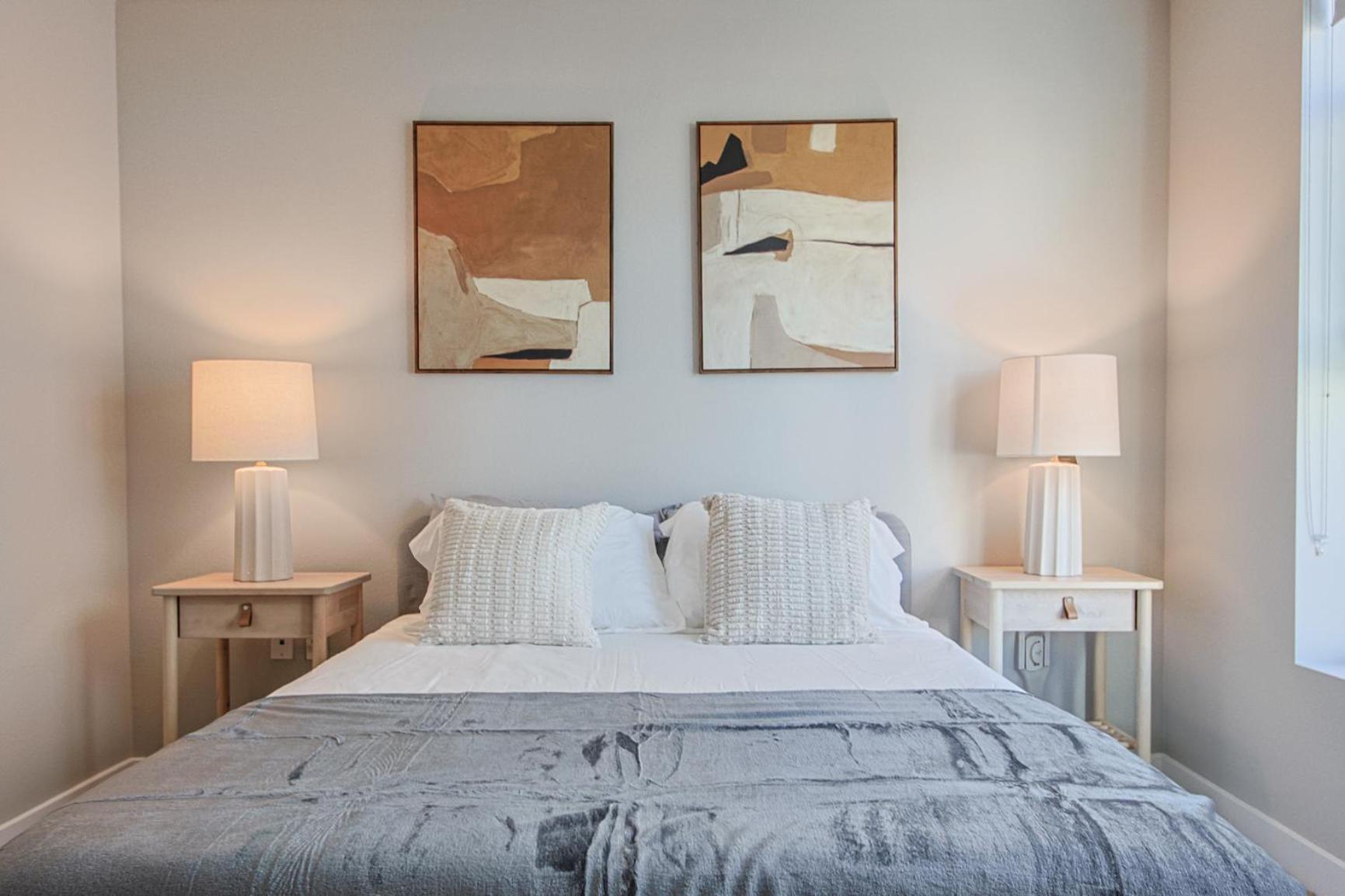 Hollywood Escape! Elegant 2br 2ba *