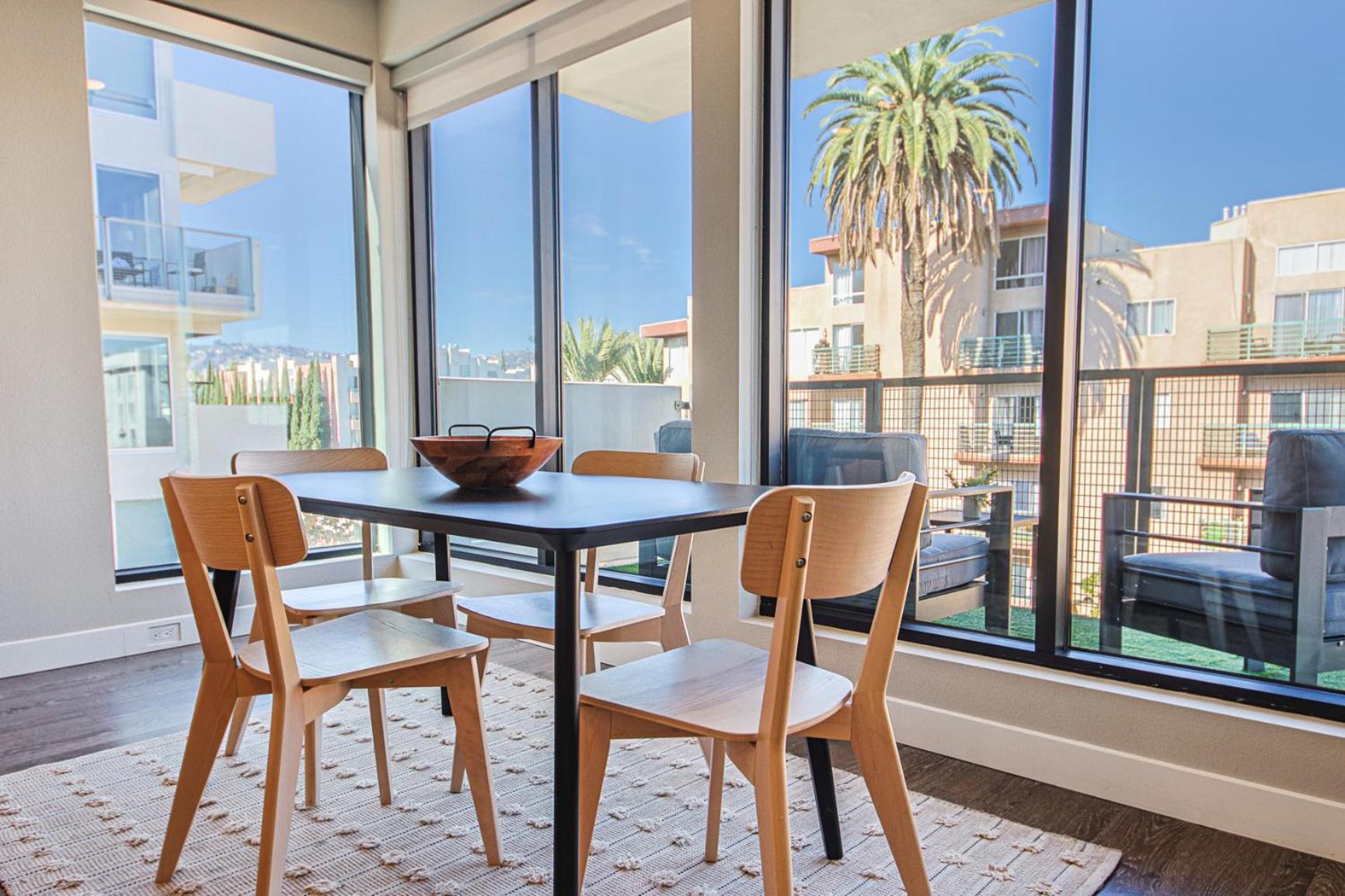 Hollywood Escape! Elegant 2br 2ba Apartment Los Angeles