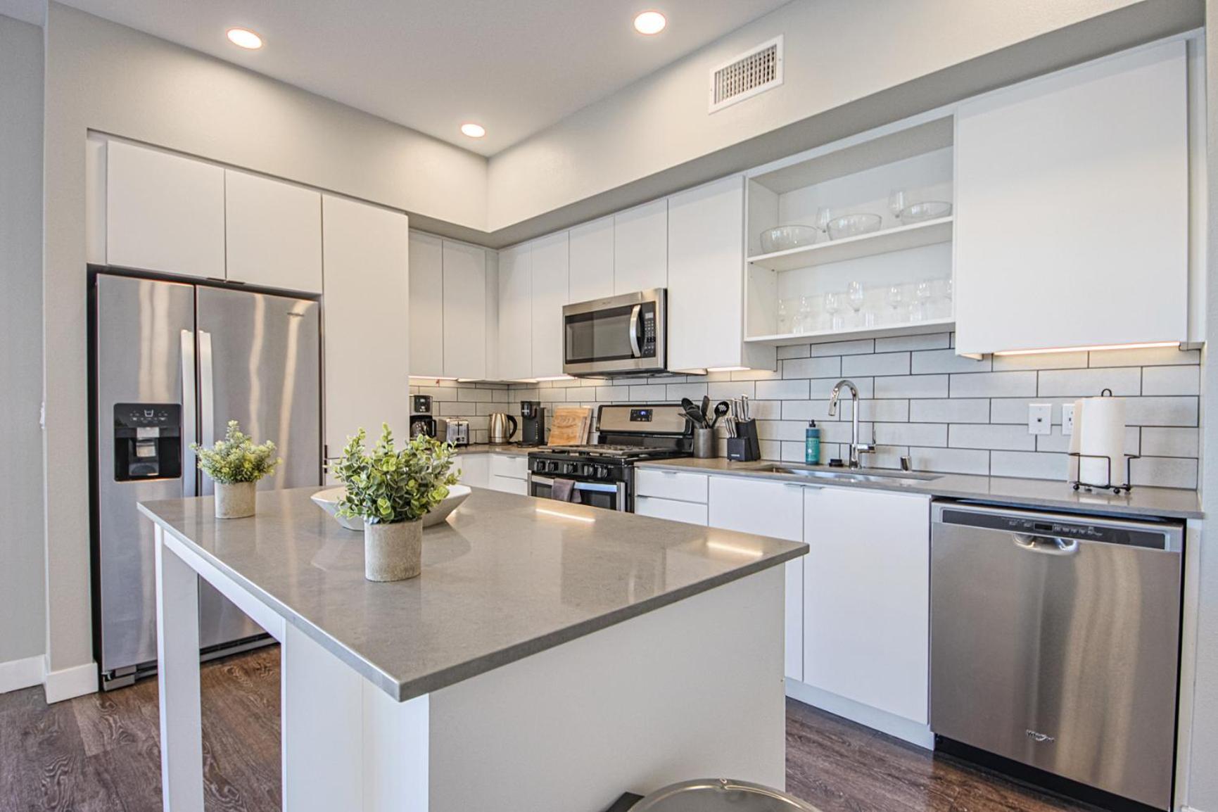 Hollywood Escape! Elegant 2br 2ba * Los Angeles
