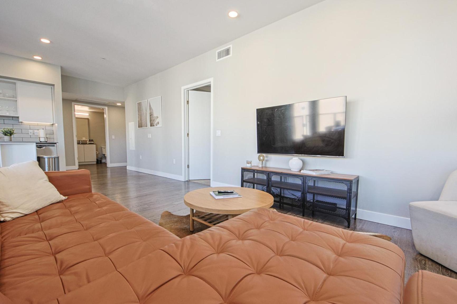 Hollywood Escape! Elegant 2br 2ba