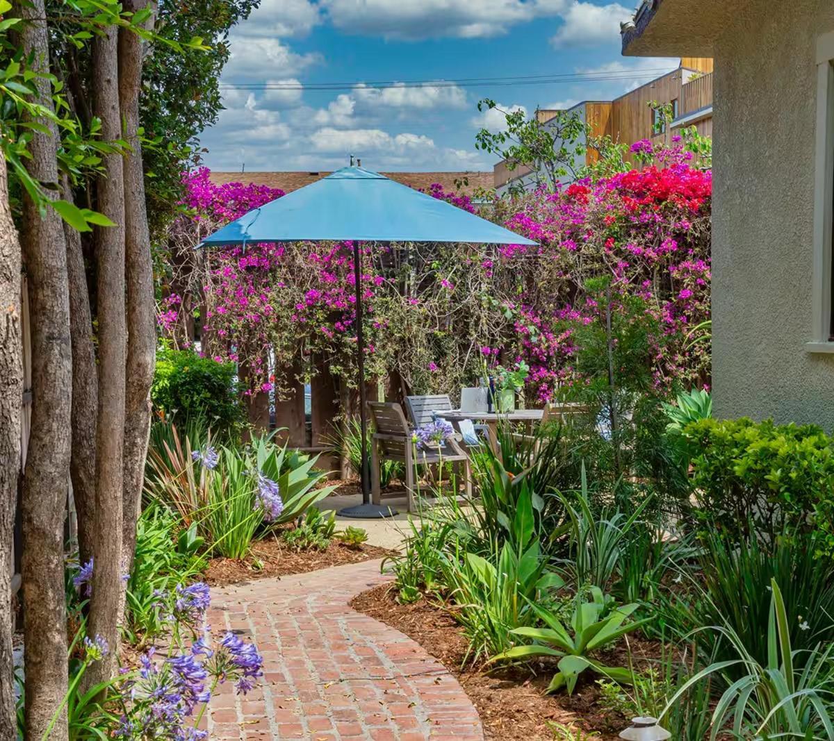 Venice Gated Tropical Oasis Villa *
