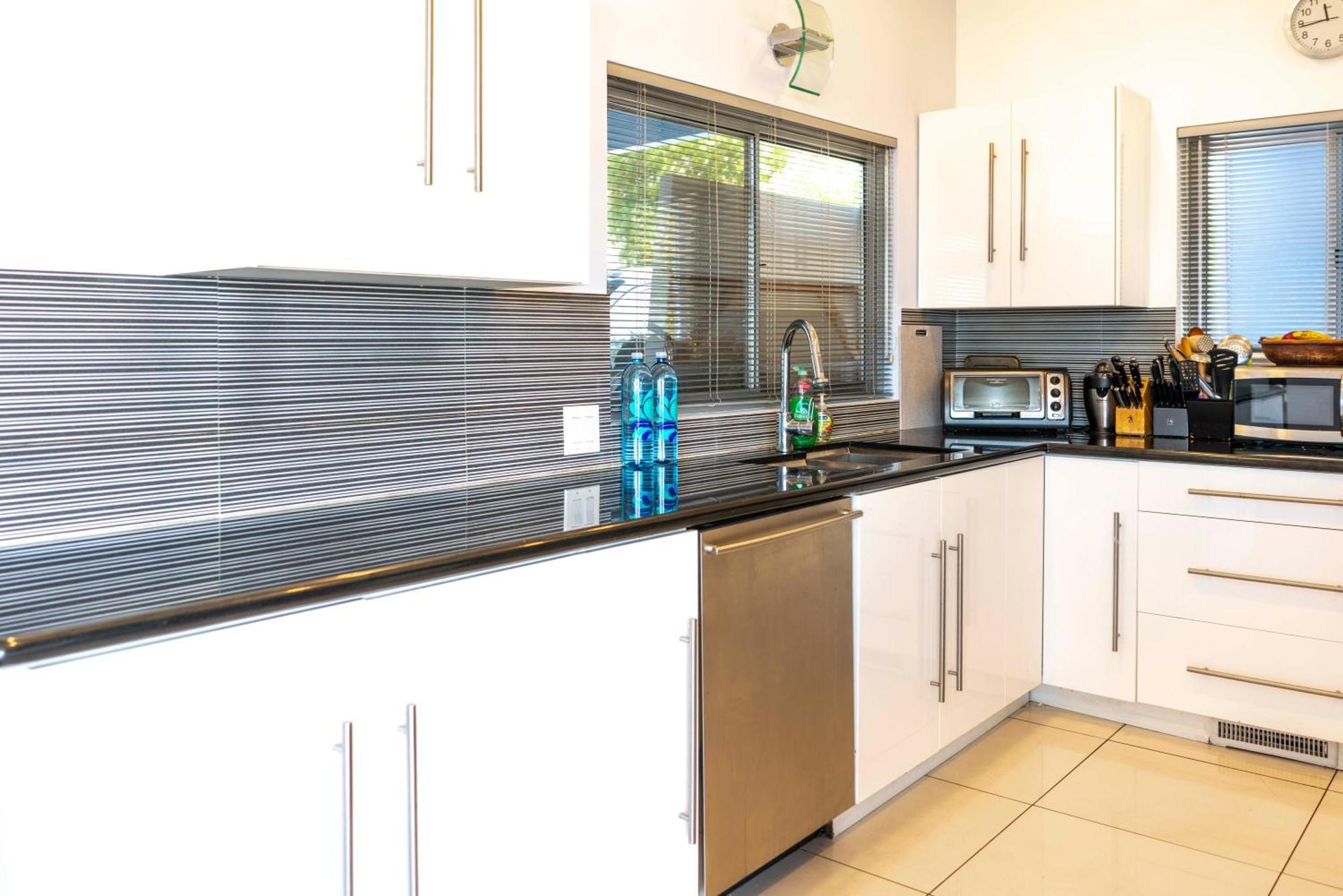 Beautiful 3bd 2bath House With Panoramic View *