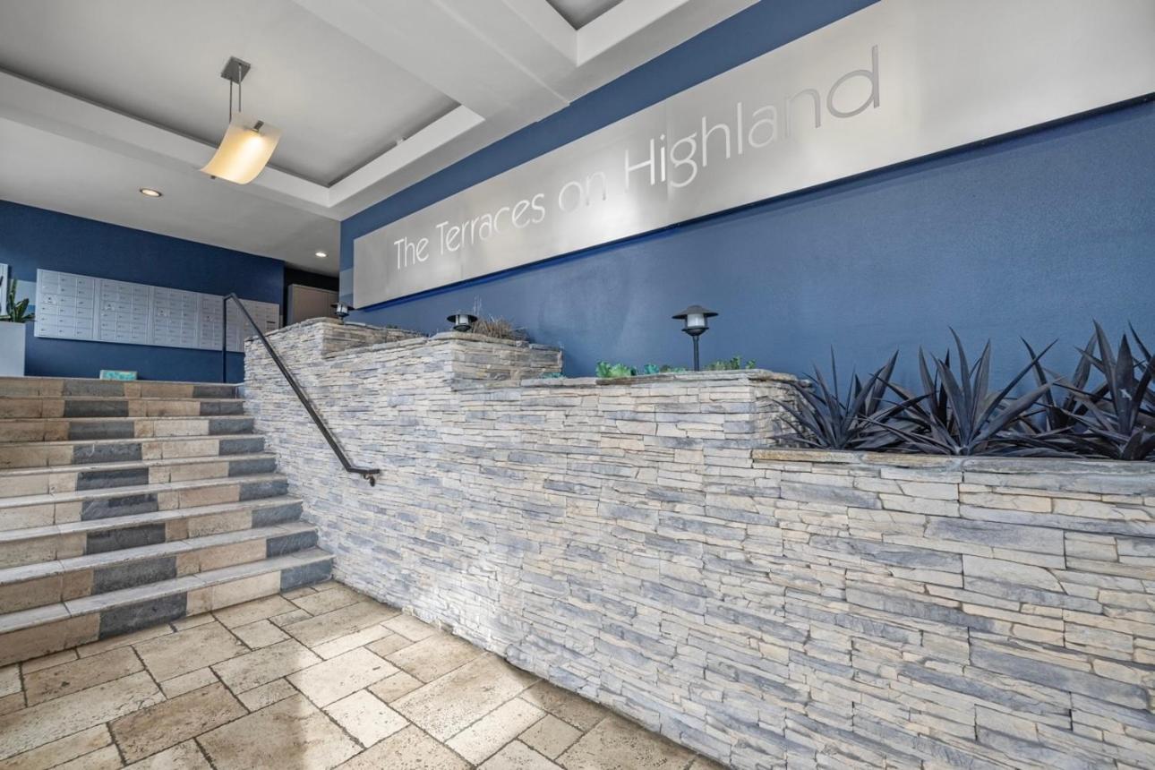 Elegant Hollywood Retreat - Spacious 2br 2ba With Resort-style Amenities *