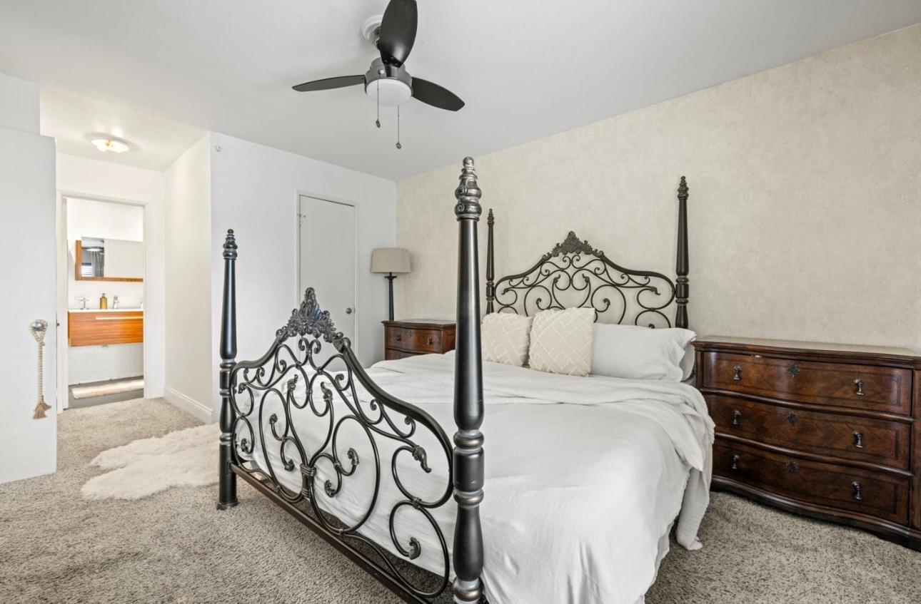Elegant Hollywood Retreat - Spacious 2br 2ba With Resort-style Amenities *