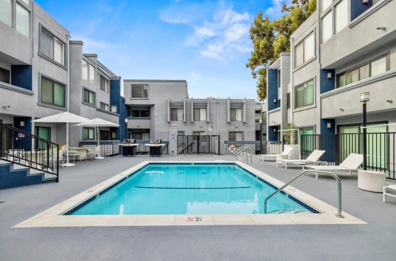 Elegant Hollywood Retreat - Spacious 2br 2ba With Resort-style Amenities * Los Angeles