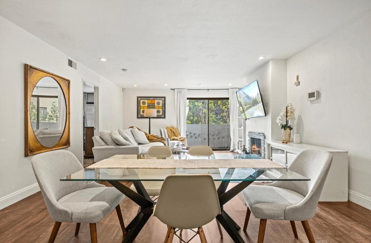Elegant Hollywood Retreat - Spacious 2br 2ba With Resort-style Amenities Apartment