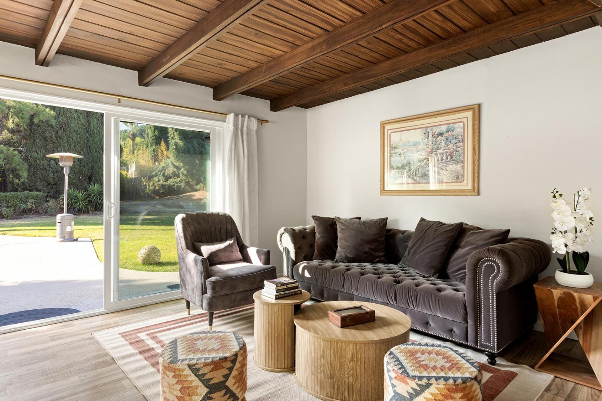 Adorable 4 Bedroom With Pool &