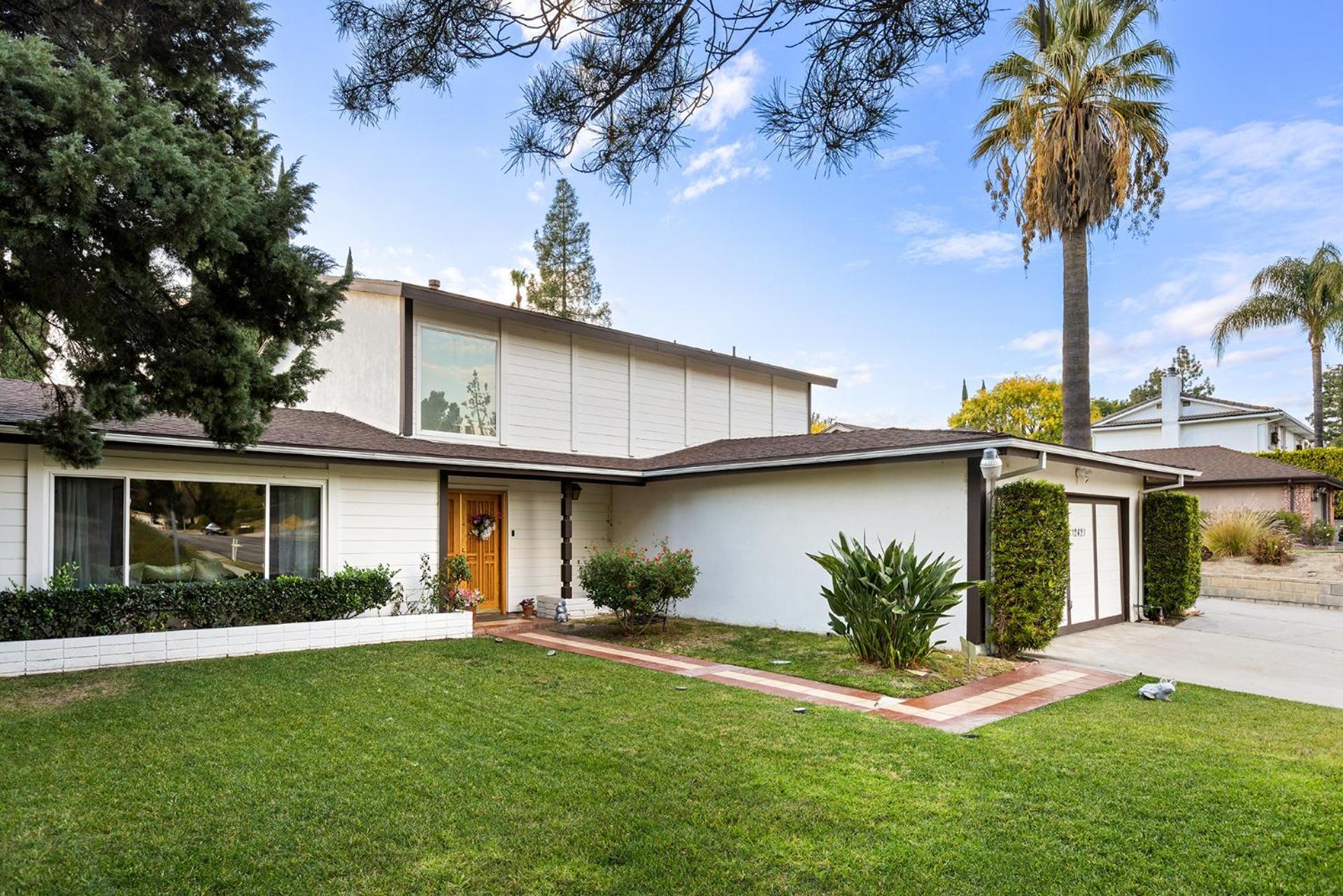Holiday home Adorable 4 Bedroom With Pool & *