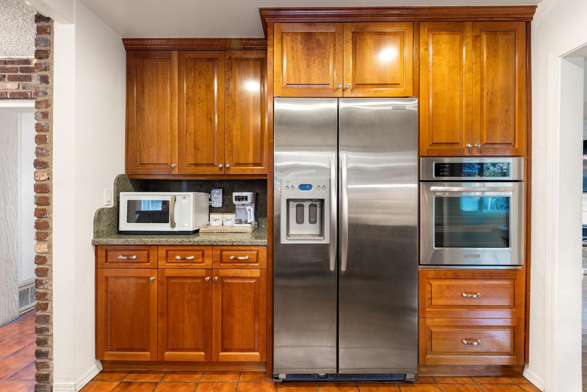 Adorable 4 Bedroom With Pool & Holiday home Los Angeles