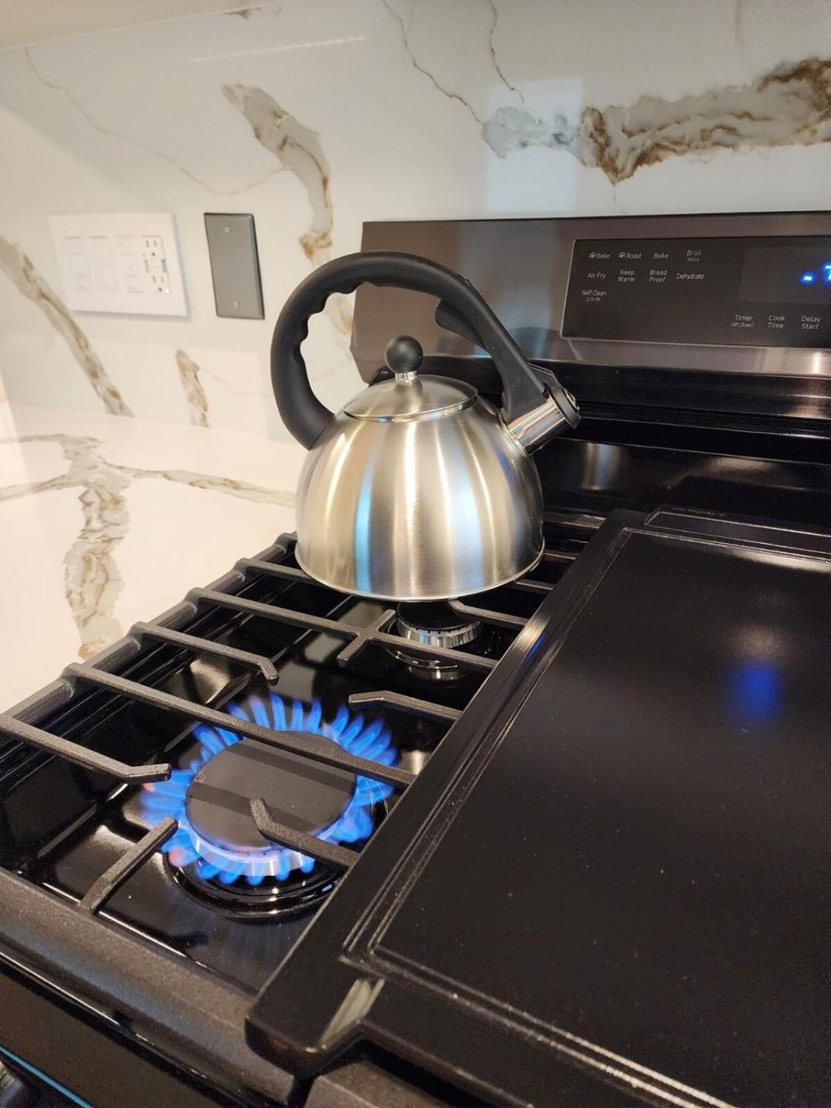 Spacious 1 Bedroom 1 Bath With Parking