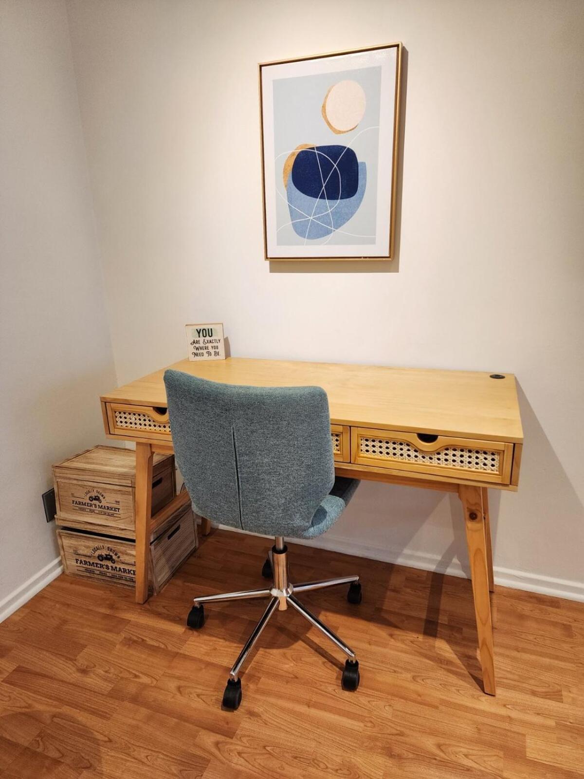 Apartment Spacious 1 Bedroom 1 Bath With Parking