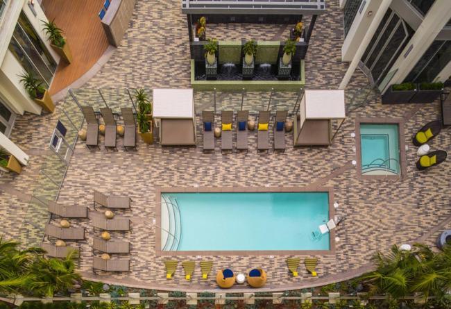 West Hollywood 2bdr Apartment