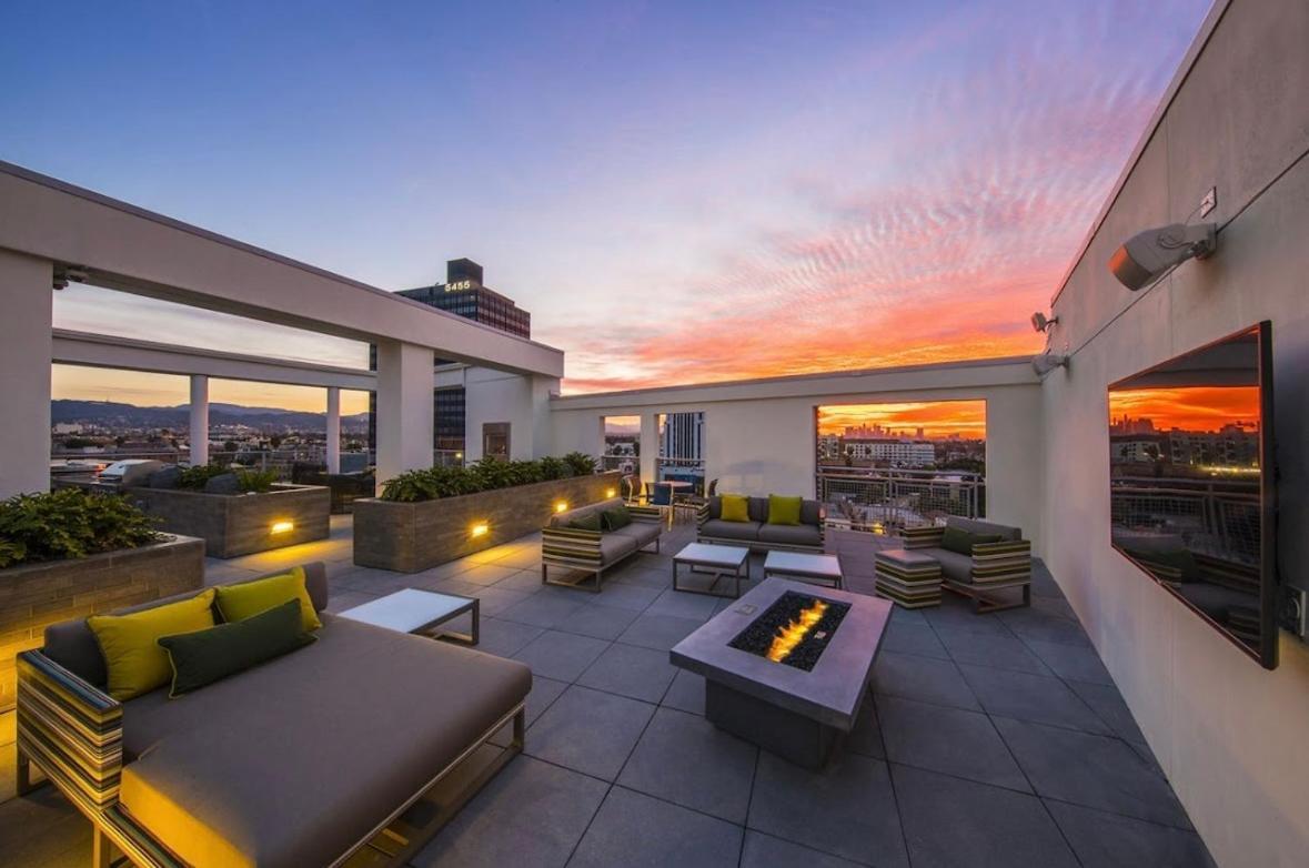 West Hollywood 2bdr Apartment *