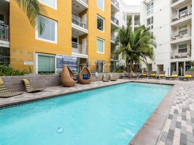 West Hollywood 2bdr Apartment Los Angeles