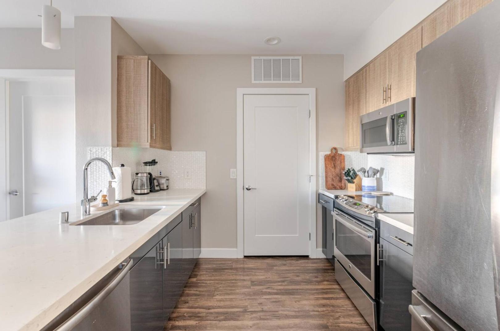 West Hollywood 2bdr Apartment Los Angeles