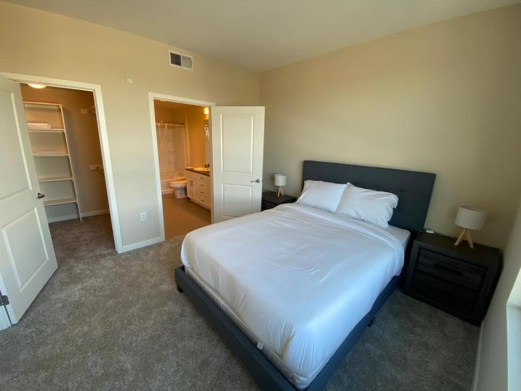 Central Apartment Aparthotel 4*