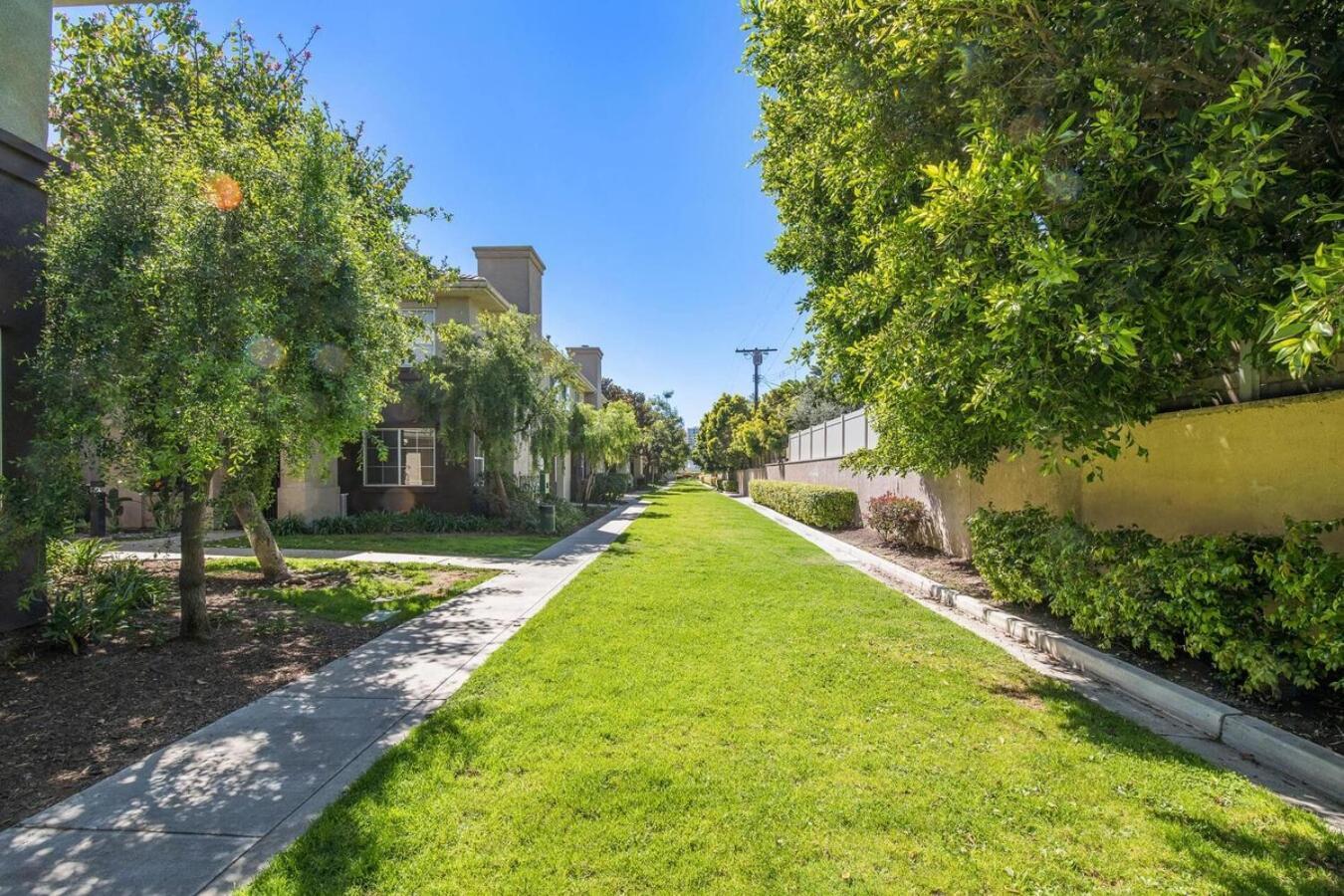 Elegant In Mdr-venice With Pool, Hottub & Gym Apartment Los Angeles
