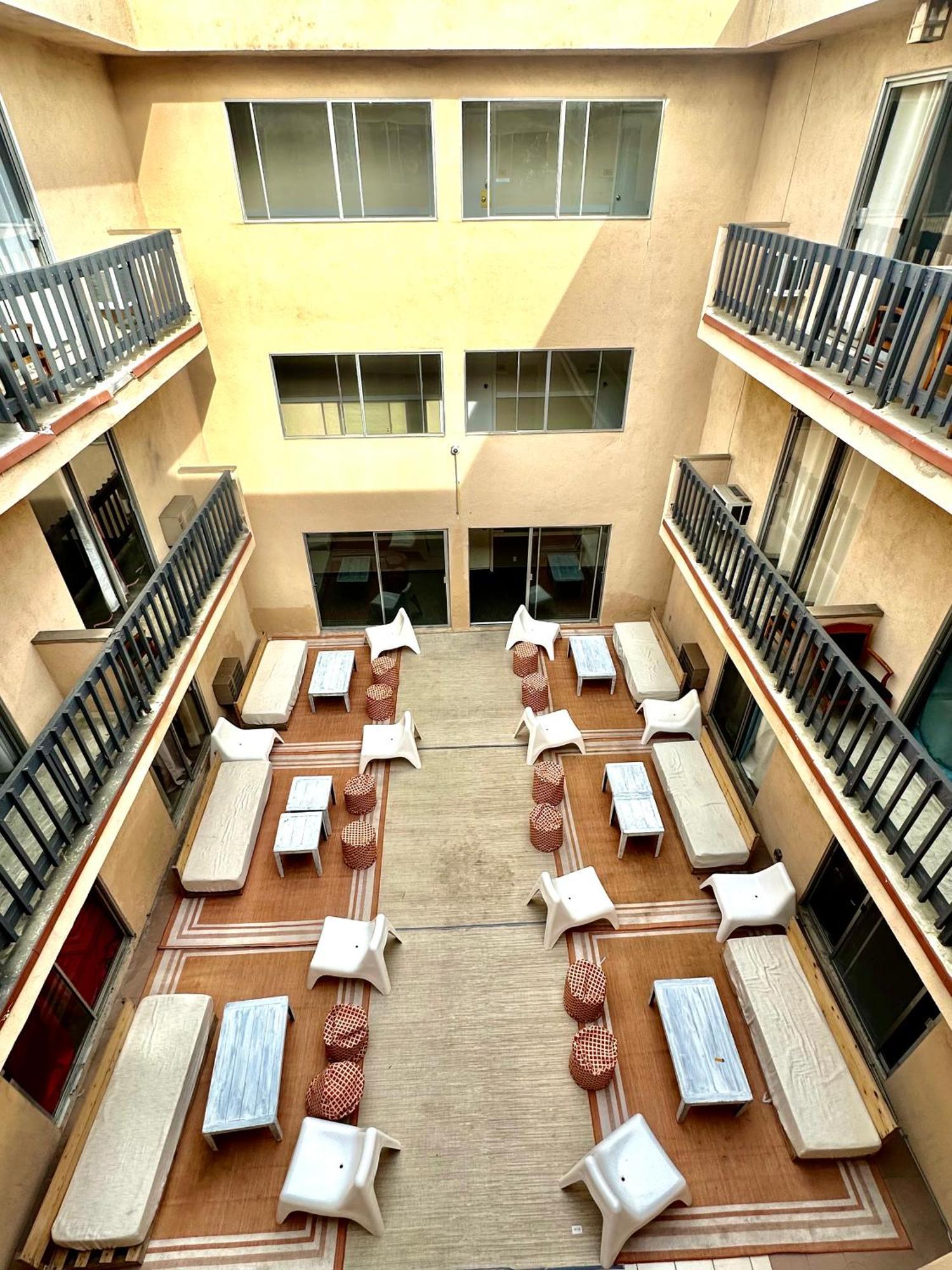 Hotel A09 Majestic