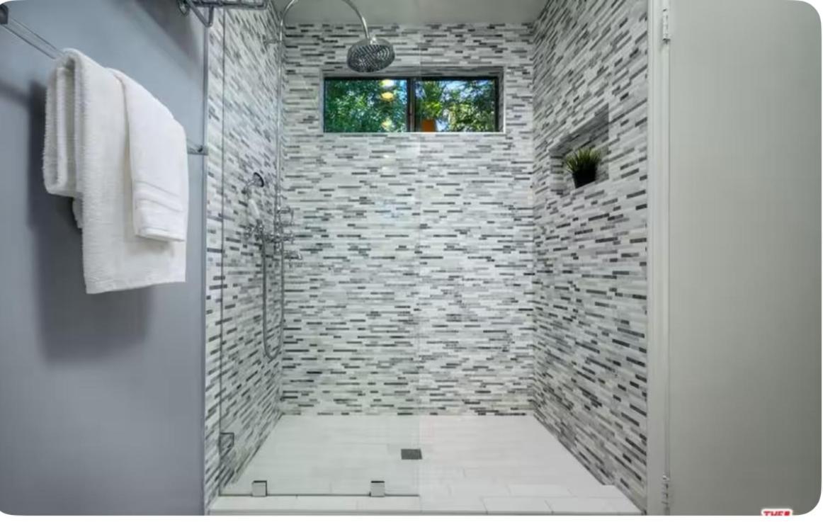 Secluded Luxury Hollywood Hills Retreat *