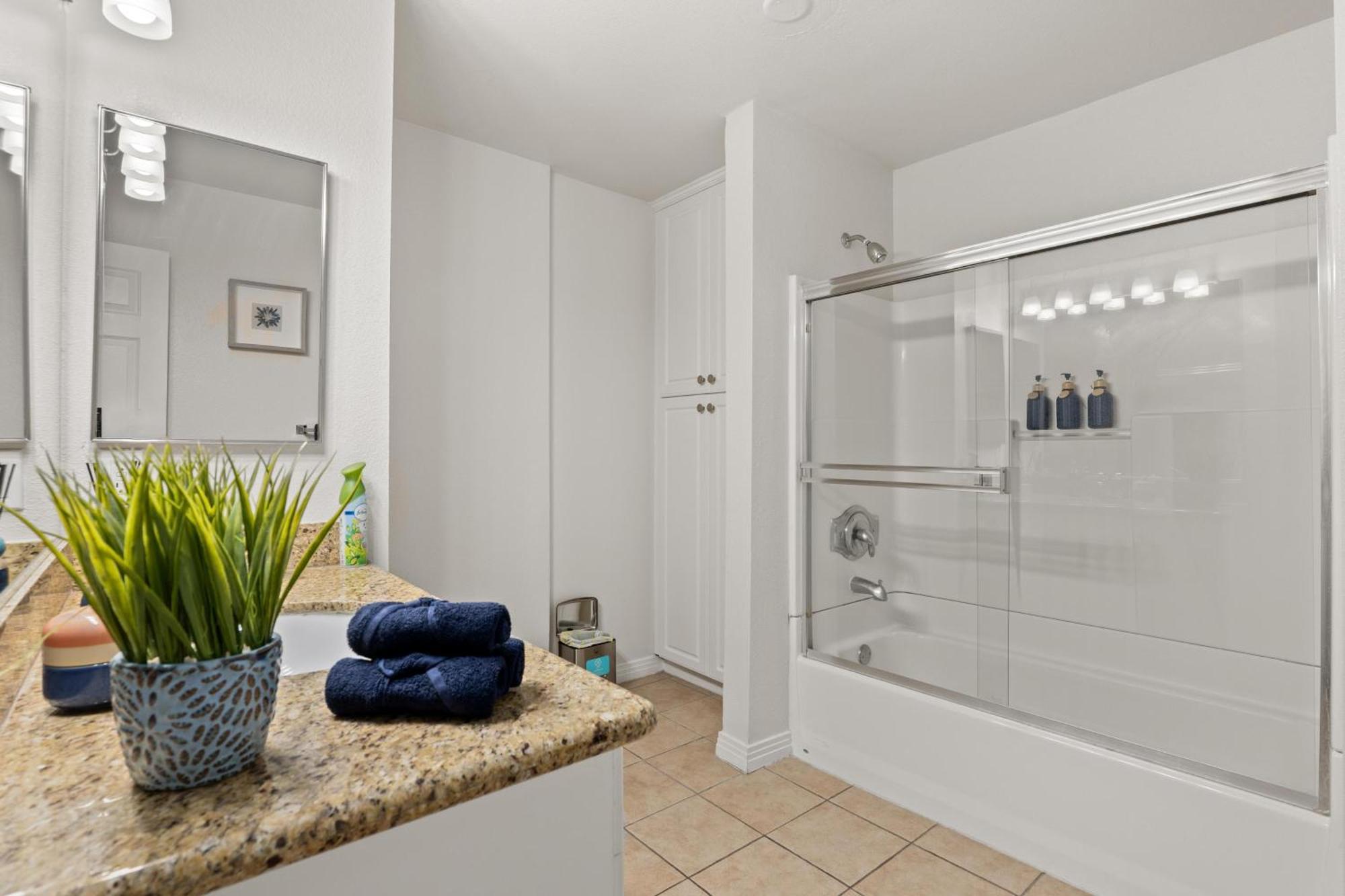 Oceanfront Oasis Serene 1bd Retreat In Mdr Venice Apartment *