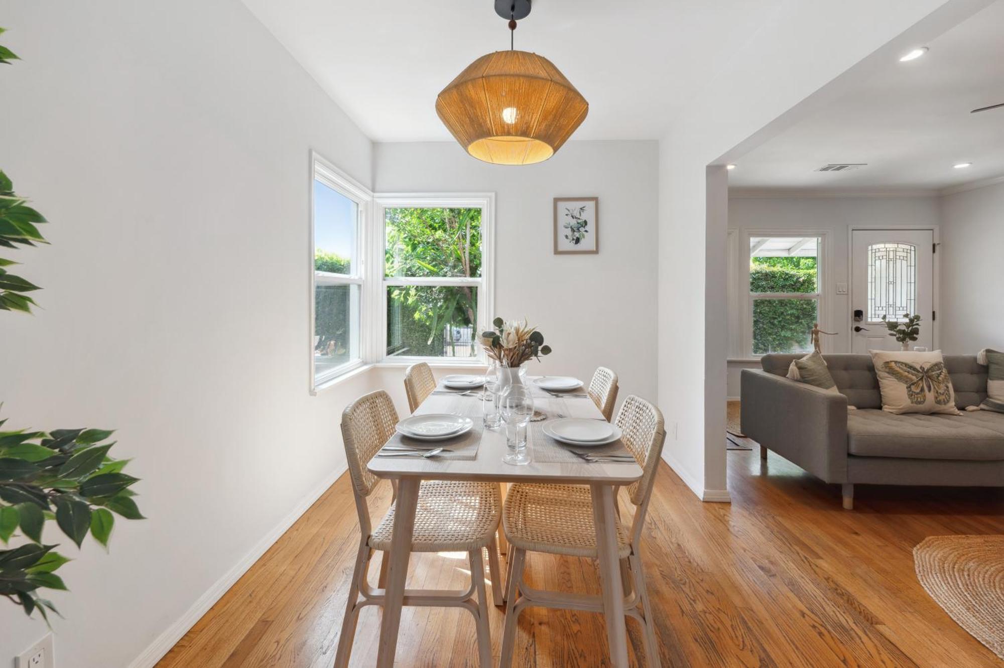 Holiday home Cosy 3bd By Santa Monica - & Airport 10 Min Away