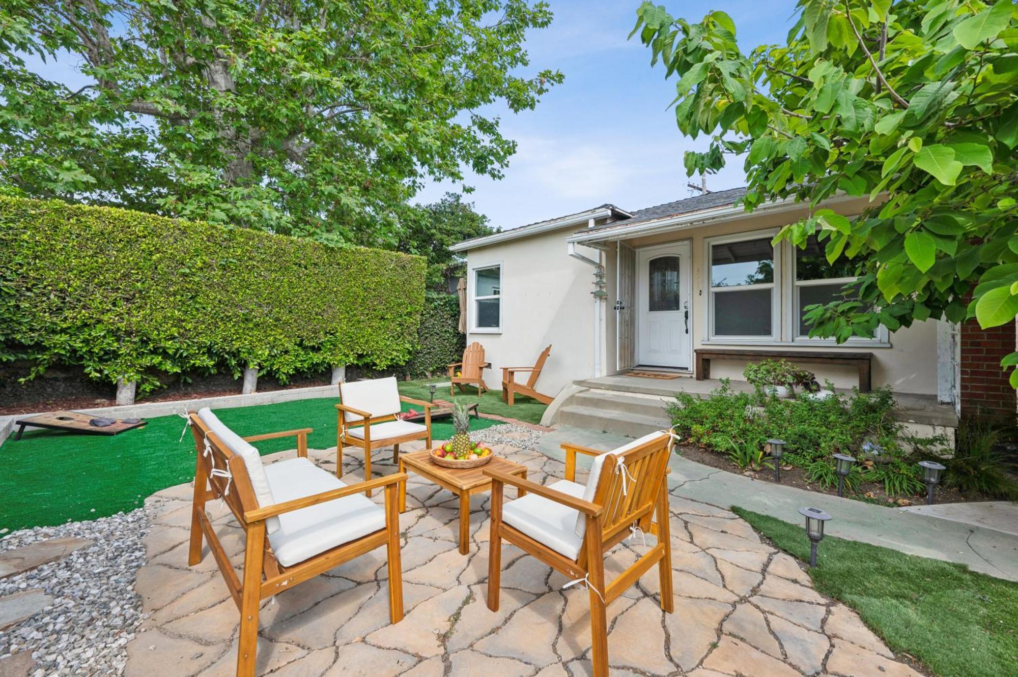 Holiday home Cosy 3bd By Santa Monica - & Airport 10 Min Away