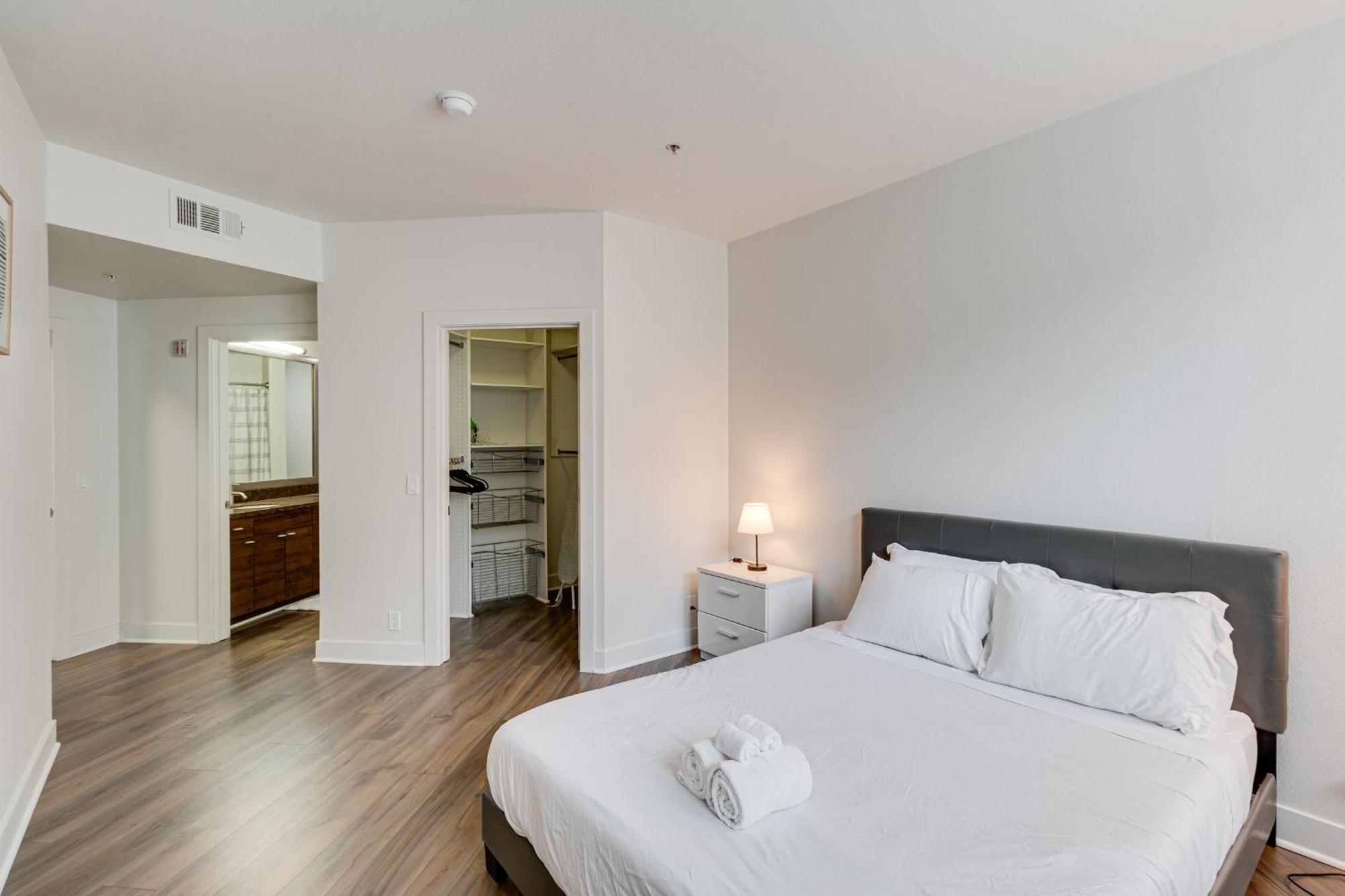 Cozy Marina 2bed2bath Units Pool Gym Jacuzzi Free Parking