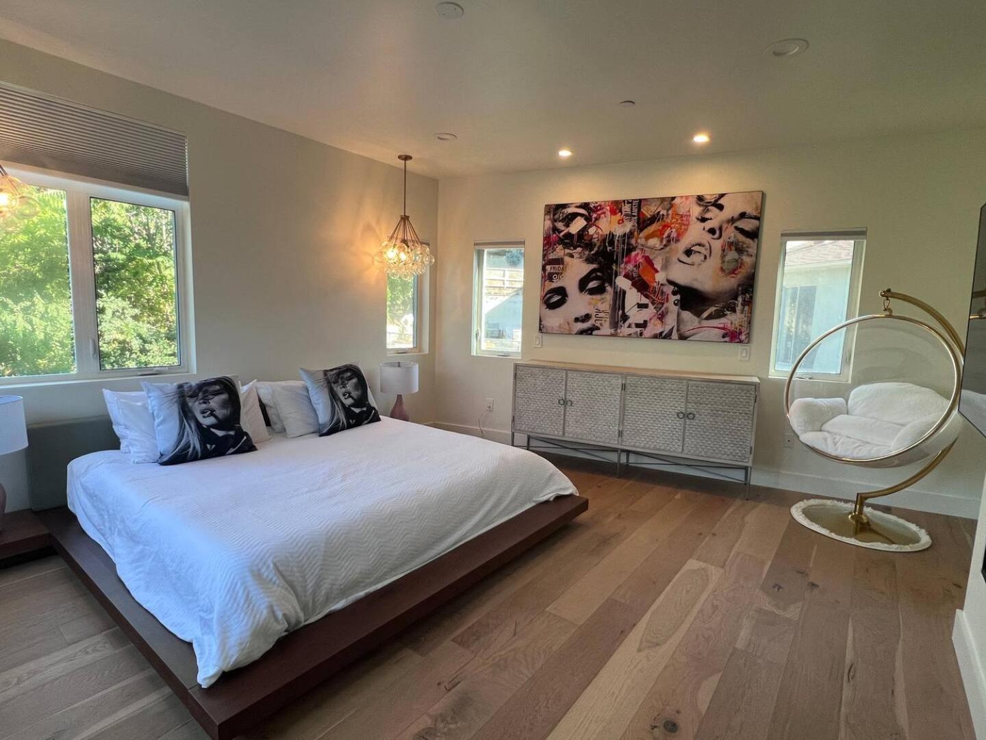 Villa Gorgeous Private And Gated In Silver With Pool & Views Los Angeles